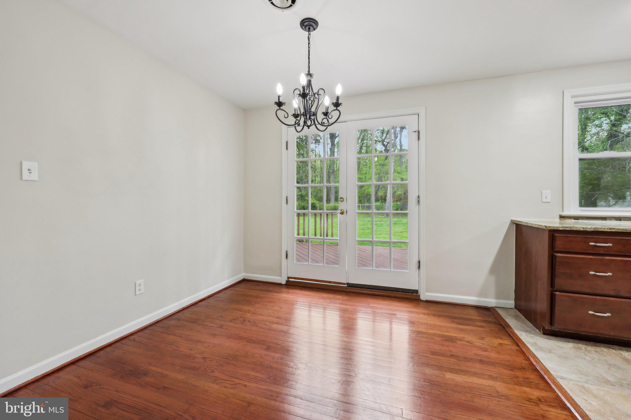 SHERWOOD FOREST - Residential