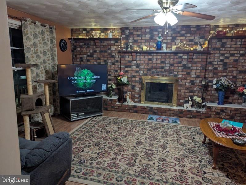 105 ENGLISH MUFFIN COURT