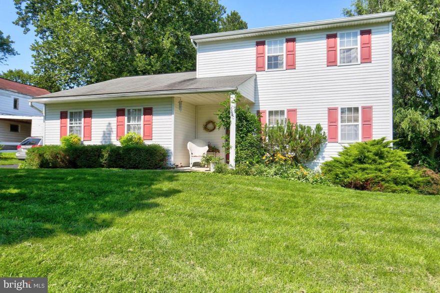 Peaceful setting with this home located on a spacious .52 acre lot backing up to open space and stream. Spacious bedrooms, large eat in kitchen with great views, flowing floor plan and tons of storage with large basement. Mature trees and landscaping, close proximity to municipal park and energy efficient home.