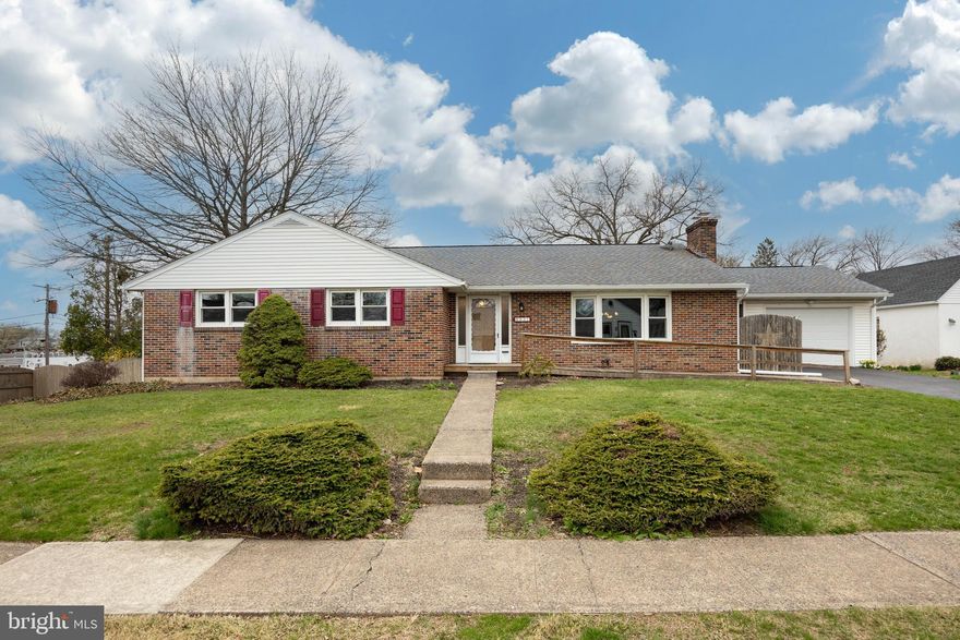 Welcome to 931 N. Evans, ready for a new family to make memories in! A sunny living room welcomes you into this oversized ranch house. The hardwood floors, currently under carpet, continue throughout the dining room. A comfortably sized kitchen overlooks an oversized backyard, perfect for entertaining. A covered back patio and deck overlook an in-ground pool. 

Three spacious bedrooms and a full bathroom complete the main level. The basement has a large finished area with a wet bar and pool table, as well as another full bathroom. A separate finished room in the basement is perfect for an office. The large unfinished section of the basement provides ample storage. 

Finally, an oversized garage has plenty of space for storage, work bench, and still has room for a vehicle.

With some personal cosmetic touches, this house has endless potential. 

House is being sold as-is and buyer is responsible for satisfying all U&O requirements. Listing Agent is related to the executor of the Estate.