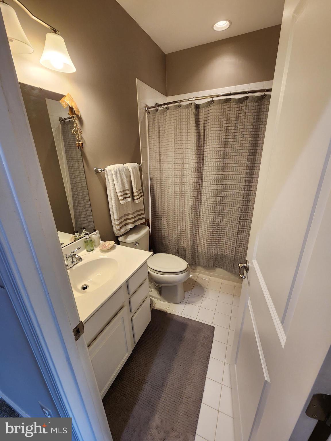 O'DONNELL SQUARE - Residential Lease