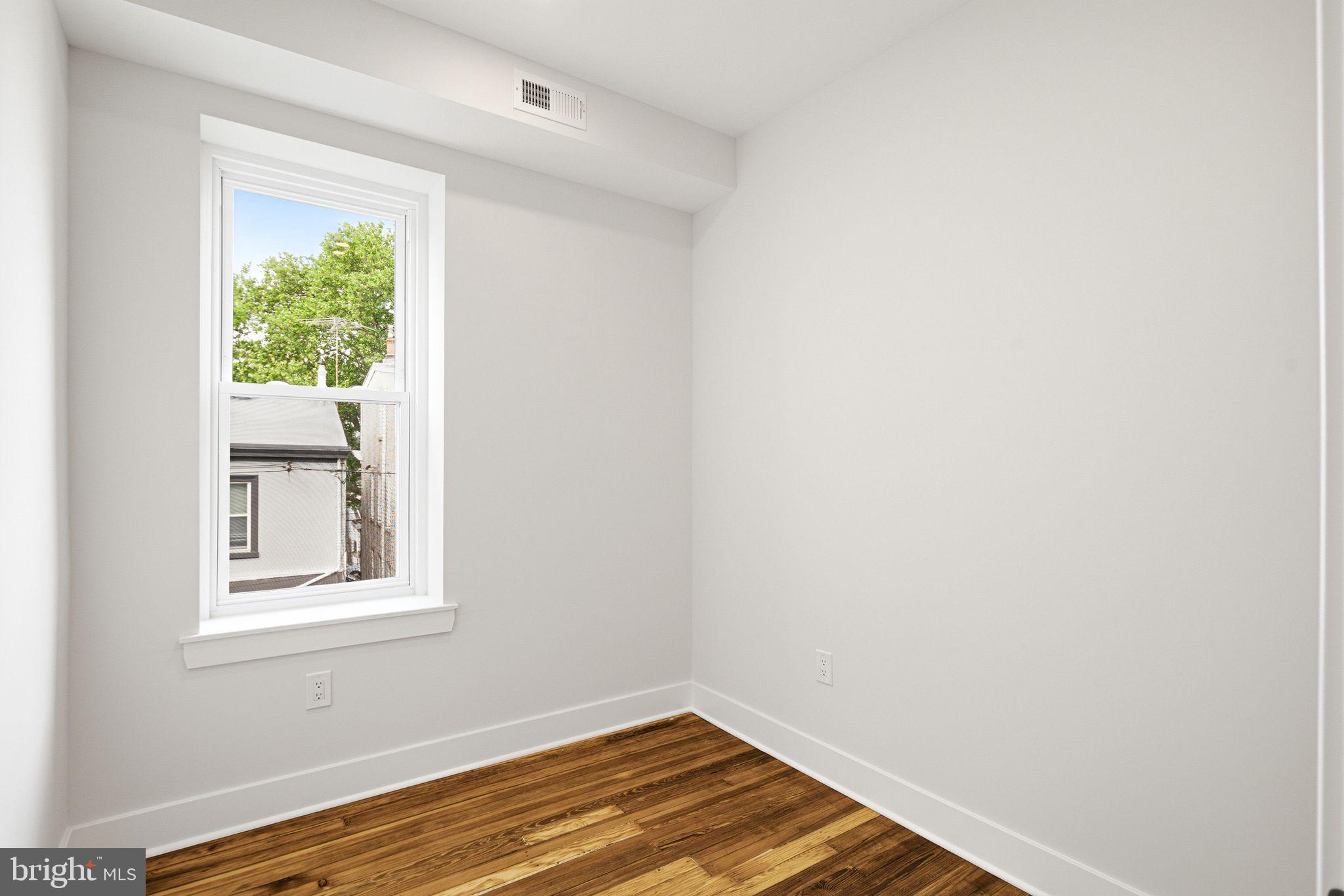 ROXBOROUGH - Residential