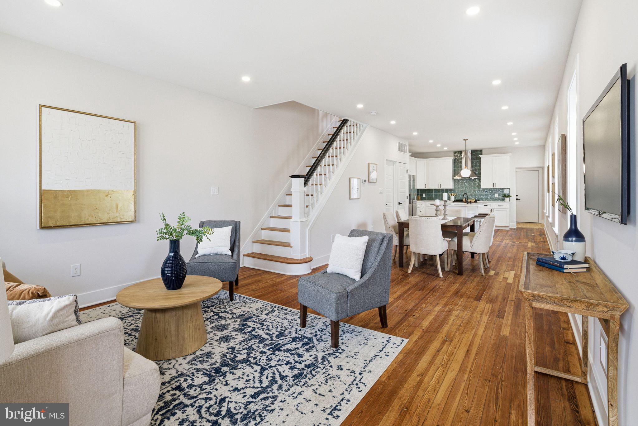 ROXBOROUGH - Residential
