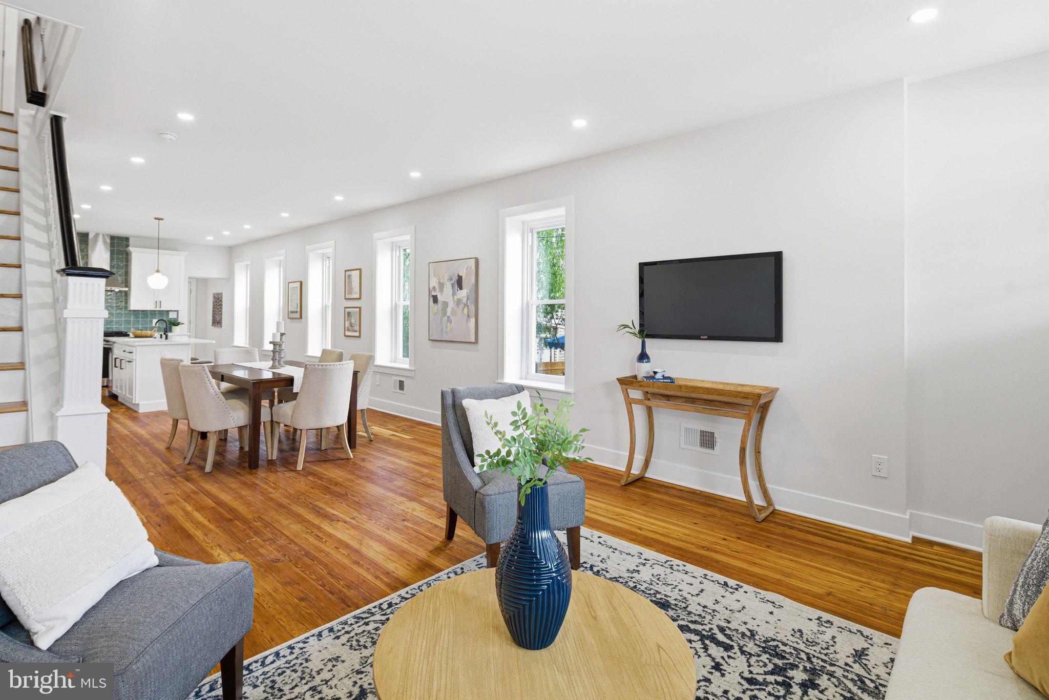ROXBOROUGH - Residential