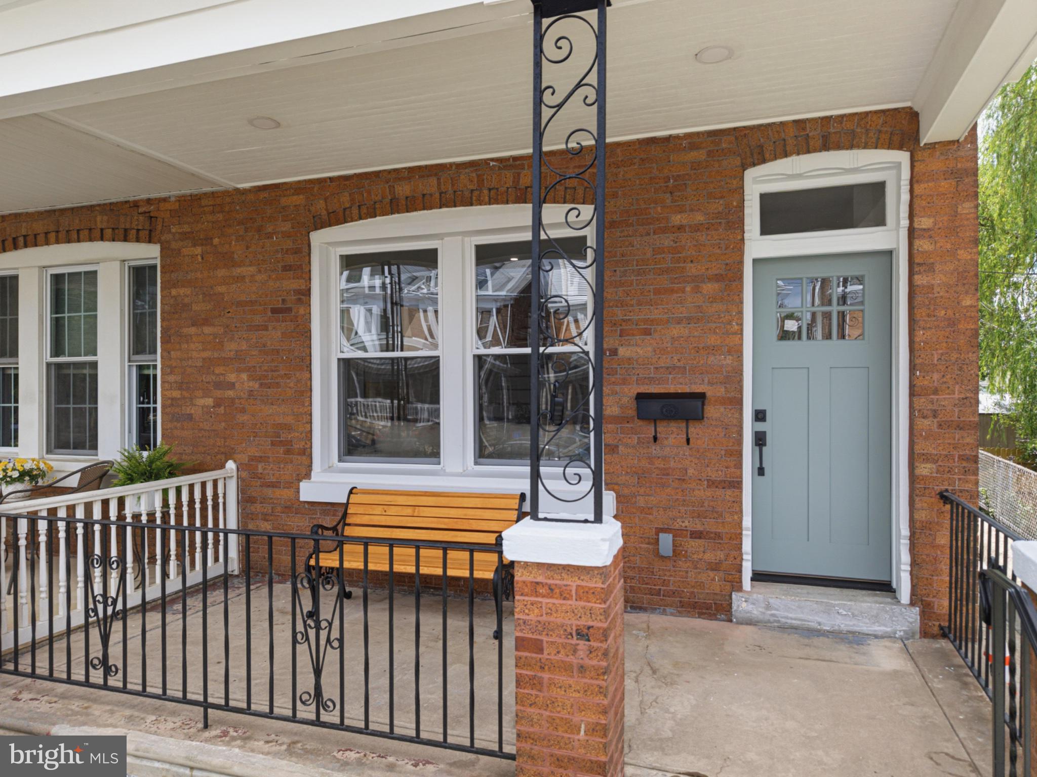 ROXBOROUGH - Residential