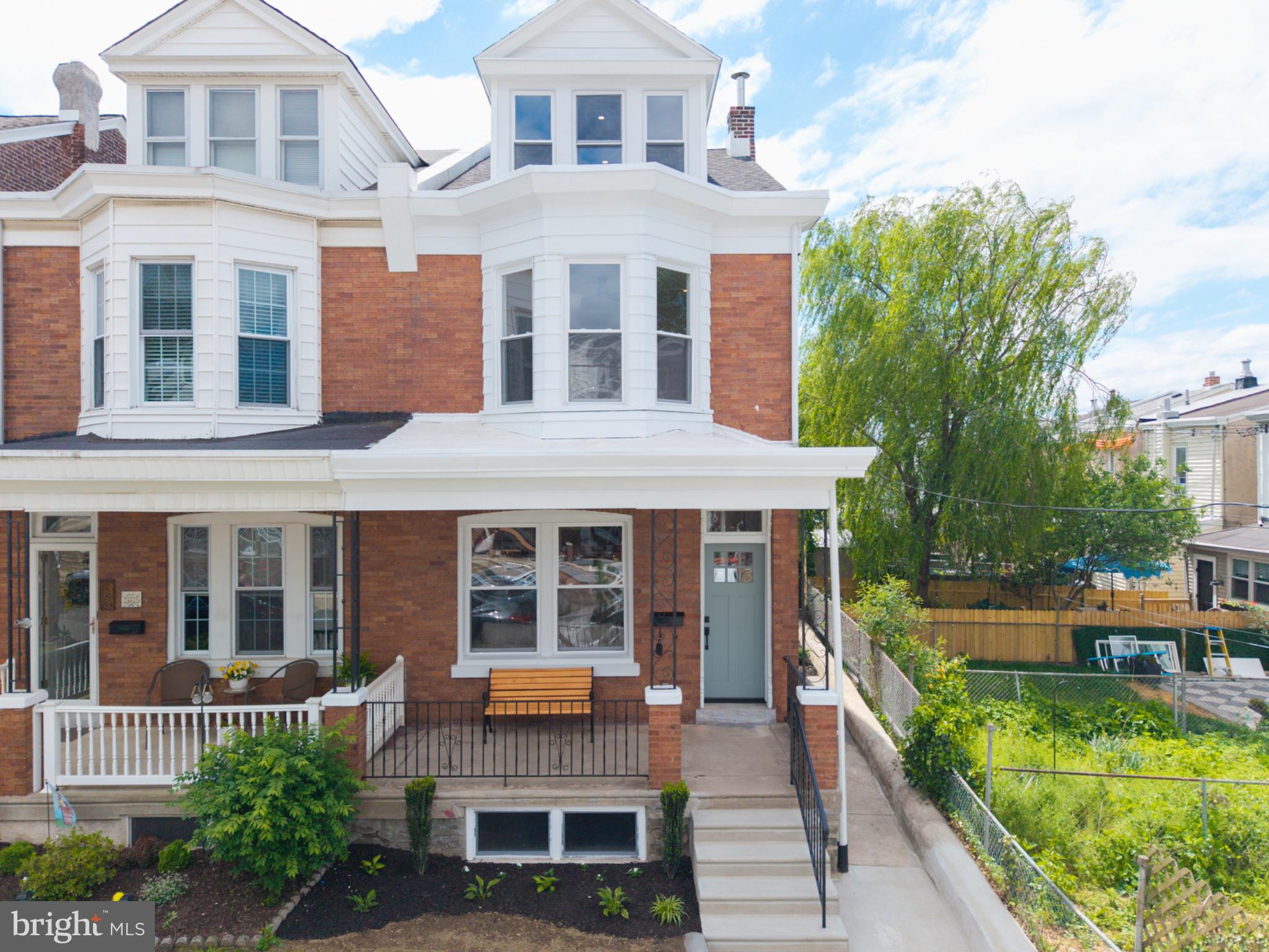 ROXBOROUGH - Residential