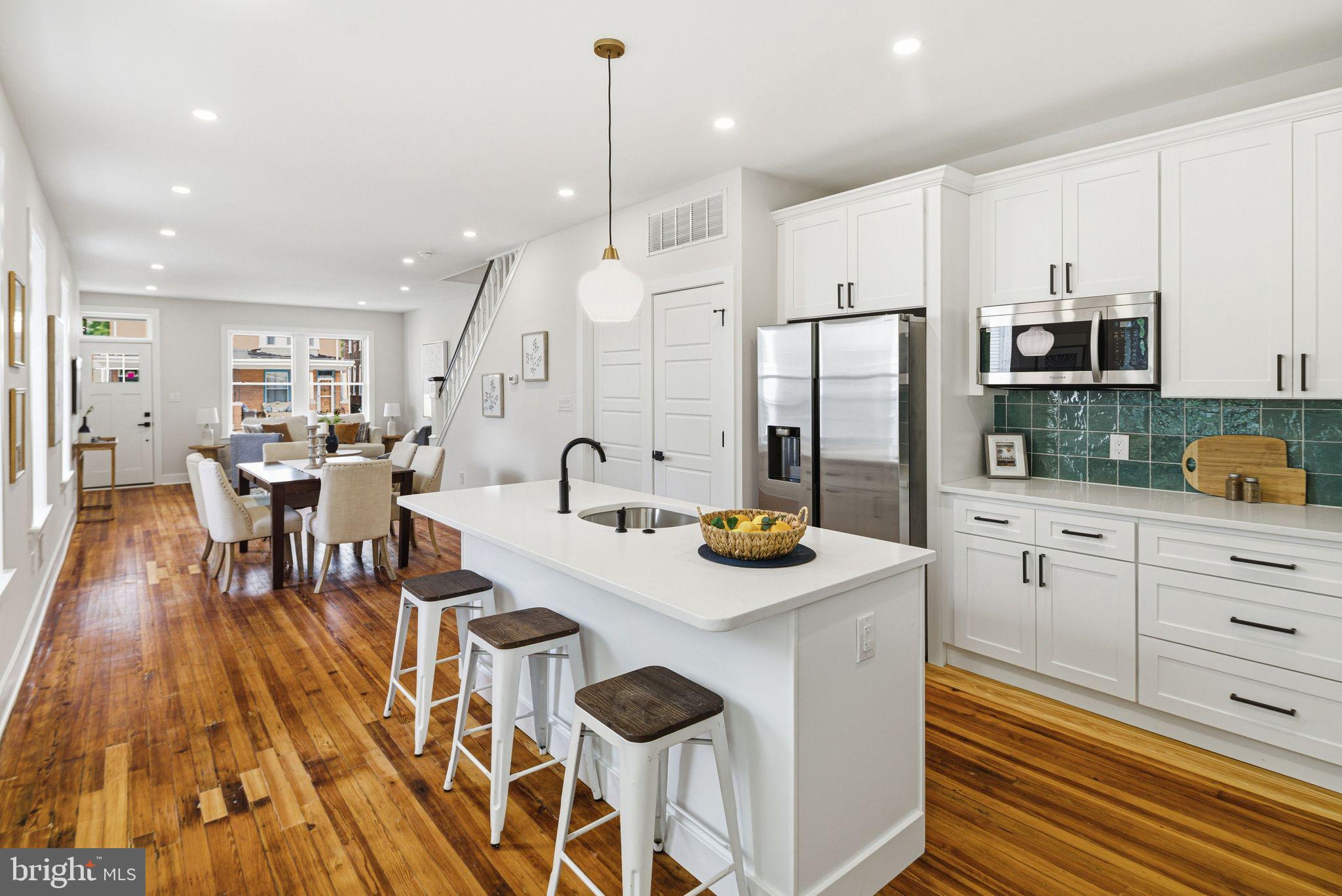 ROXBOROUGH - Residential