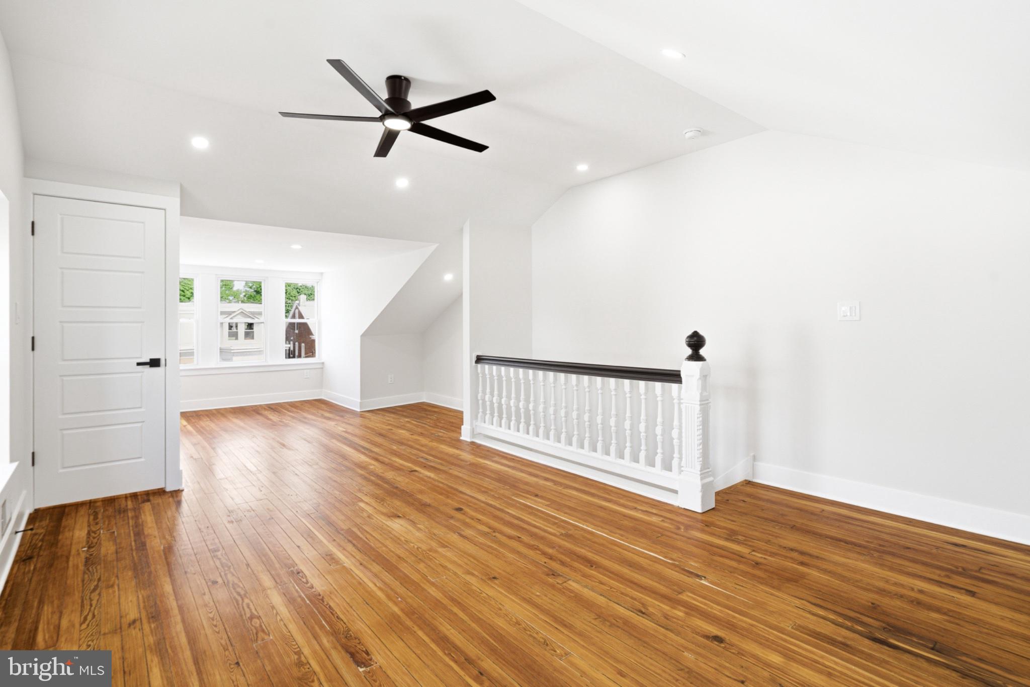 ROXBOROUGH - Residential