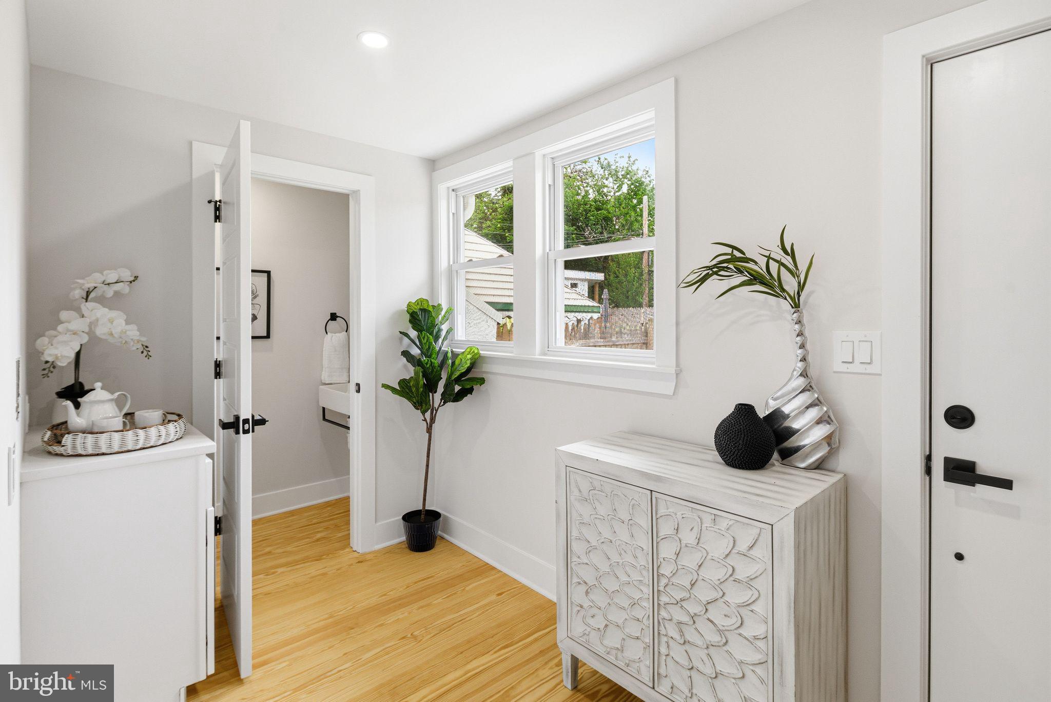 ROXBOROUGH - Residential