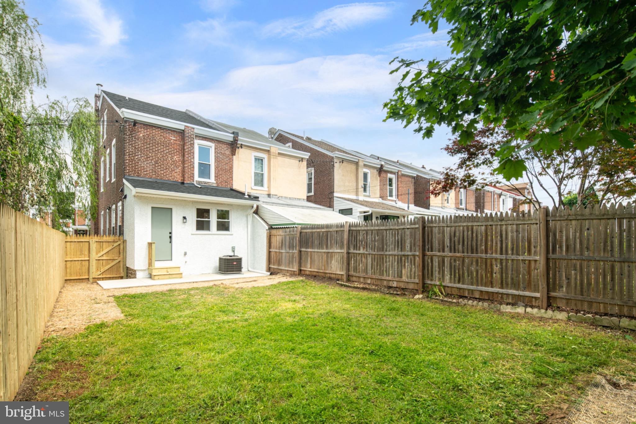 ROXBOROUGH - Residential