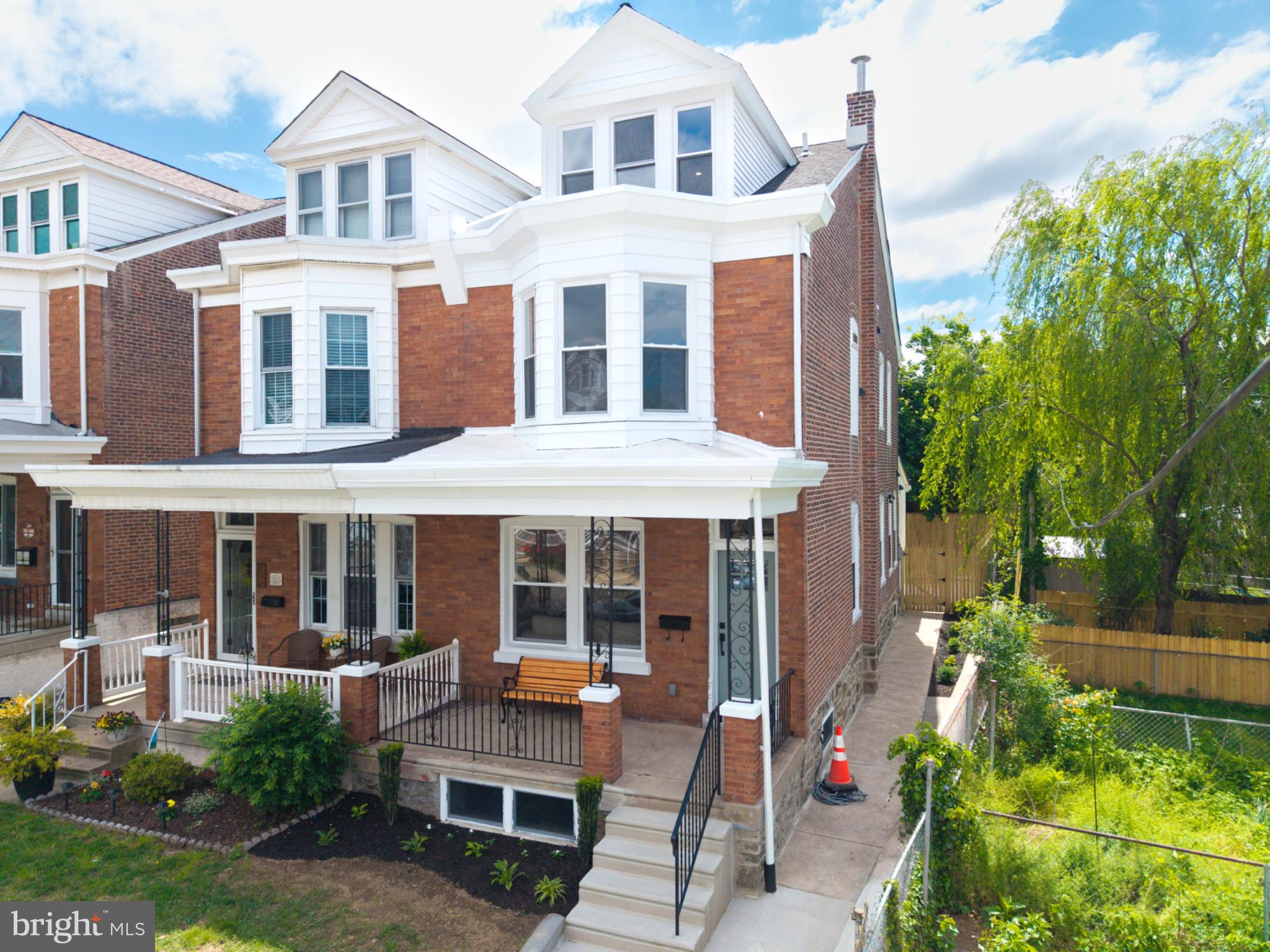 ROXBOROUGH - Residential