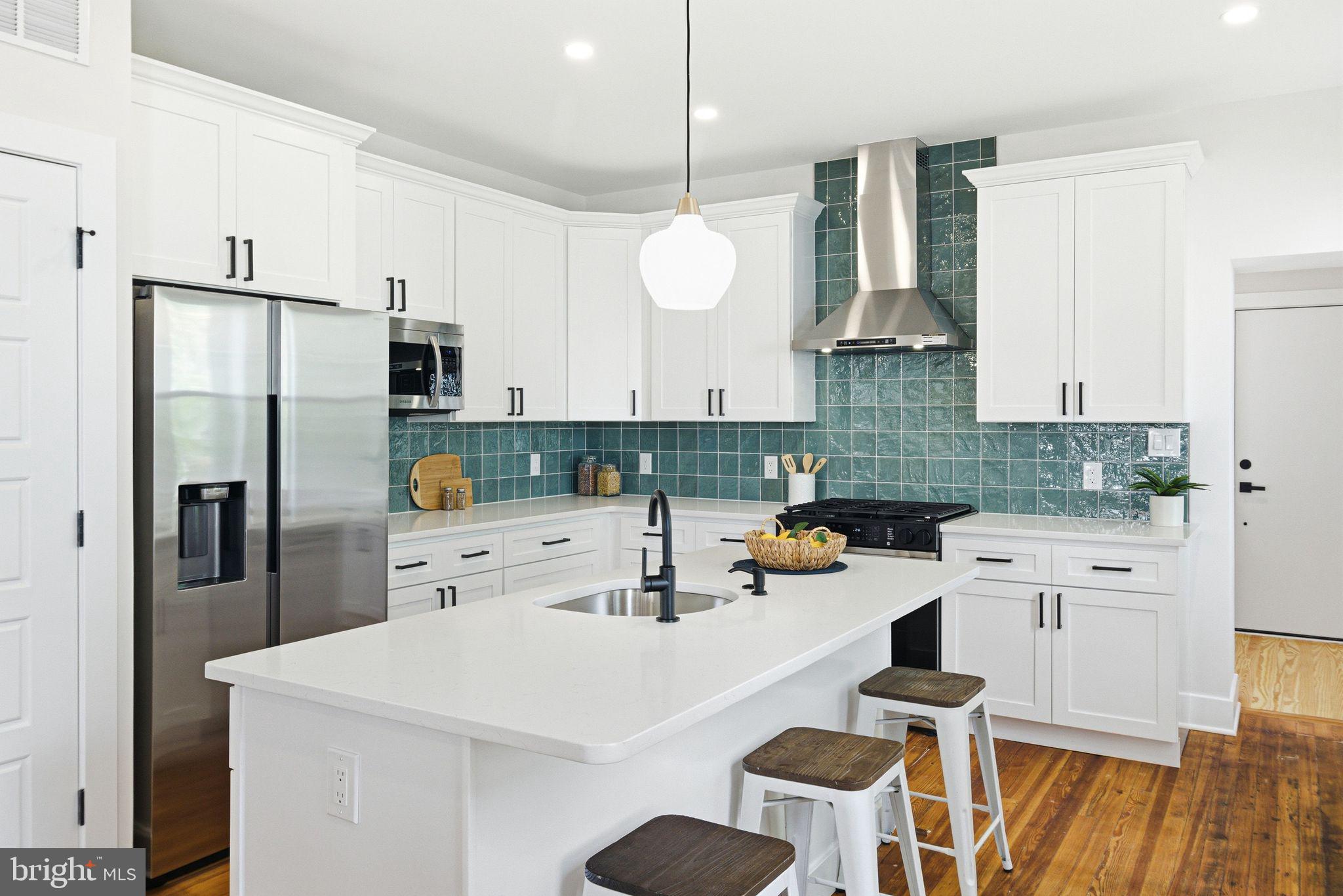 ROXBOROUGH - Residential