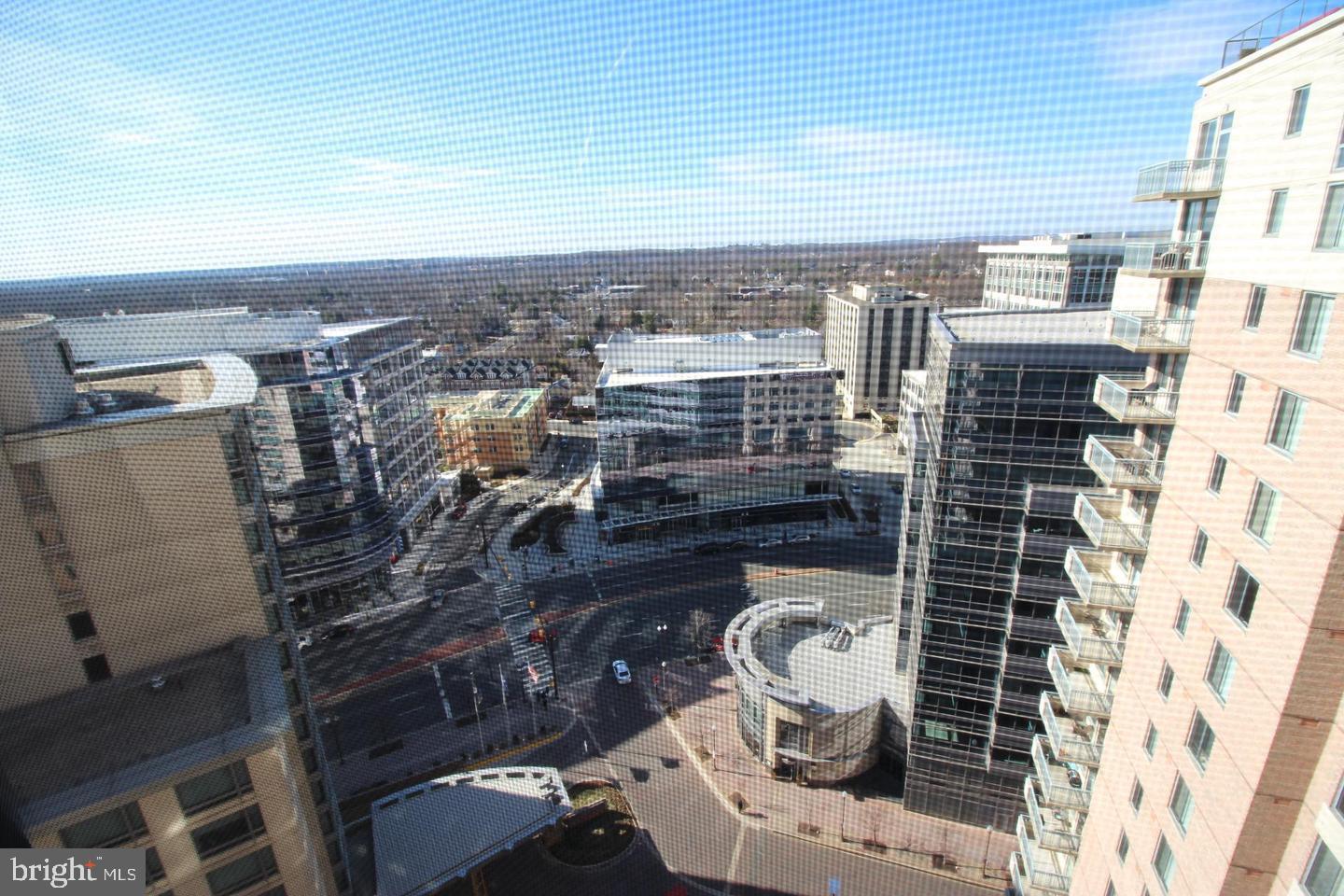 CONTINENTAL - Residential Lease