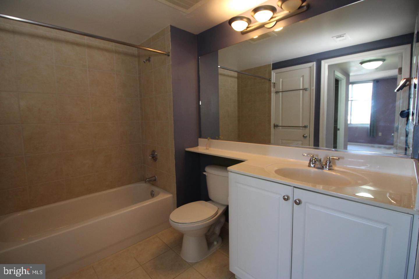 CONTINENTAL - Residential Lease