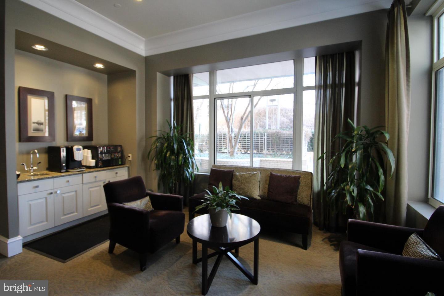 CONTINENTAL - Residential Lease