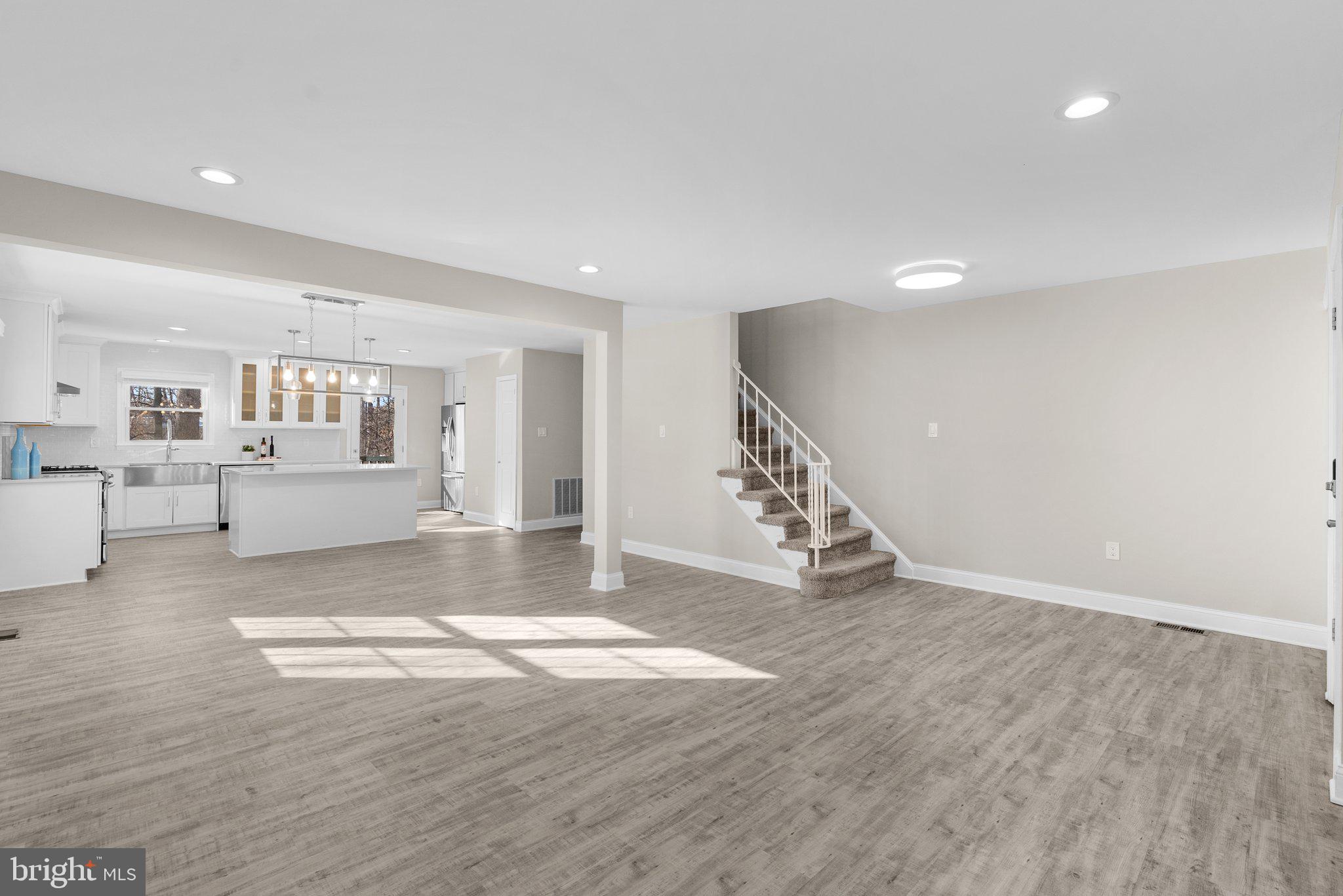 WASHINGTONIAN VILLAGE - Residential