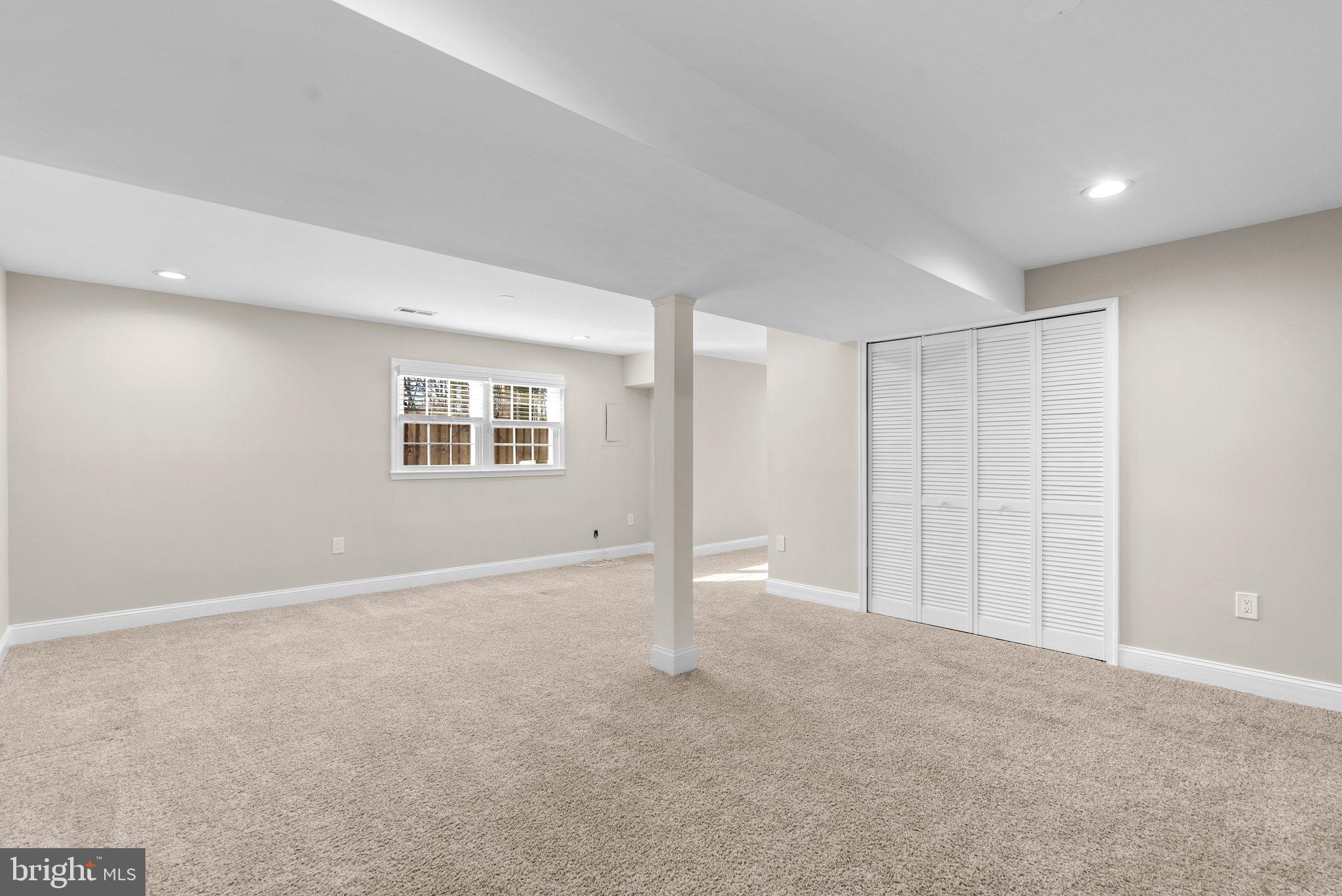 WASHINGTONIAN VILLAGE - Residential