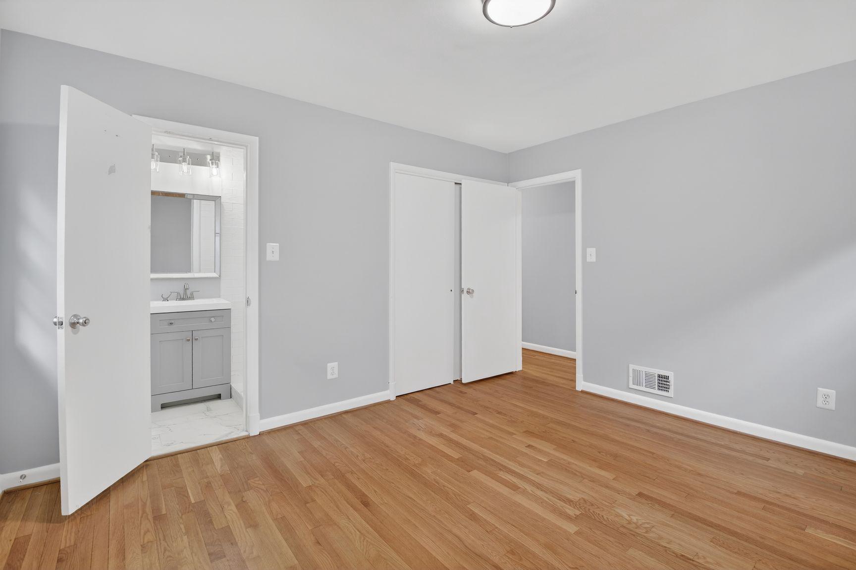 MCLEAN VILLAGE - Residential