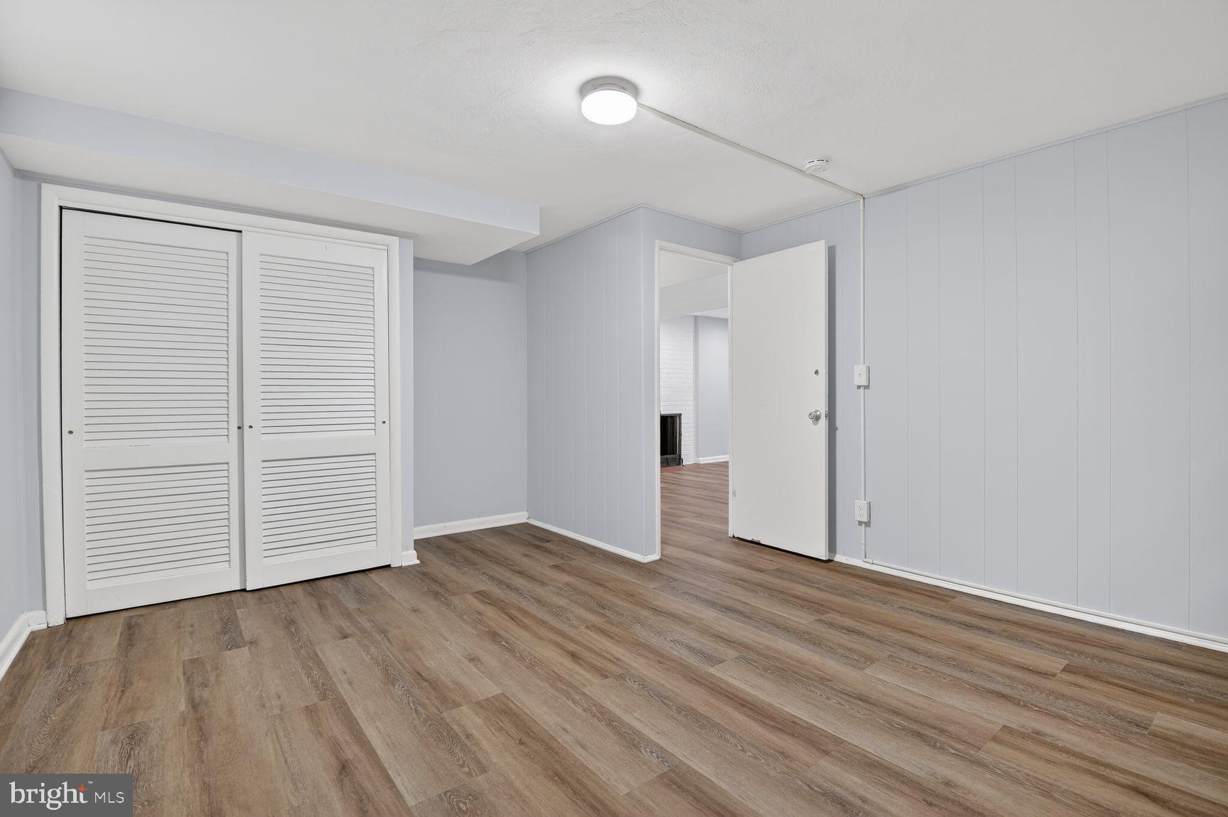 MCLEAN VILLAGE - Residential