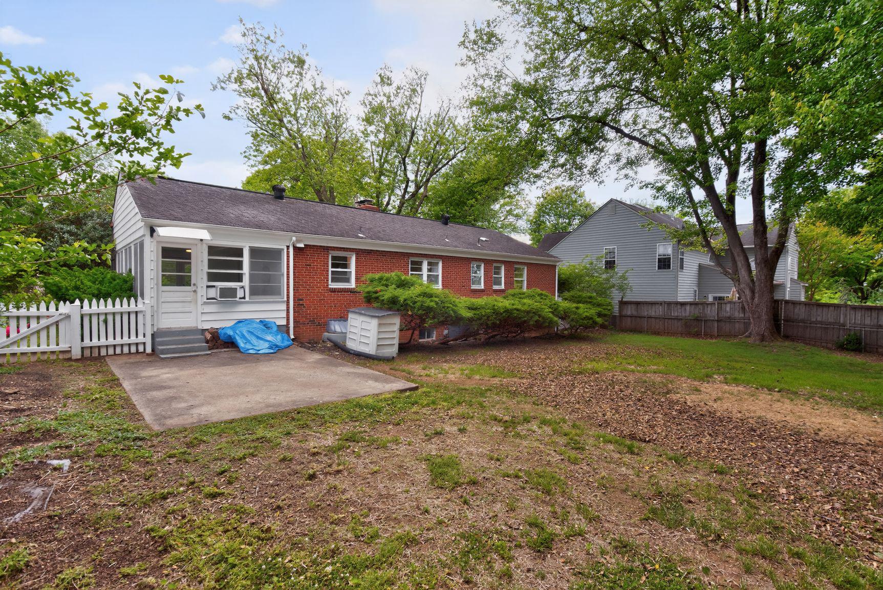 MCLEAN VILLAGE - Residential
