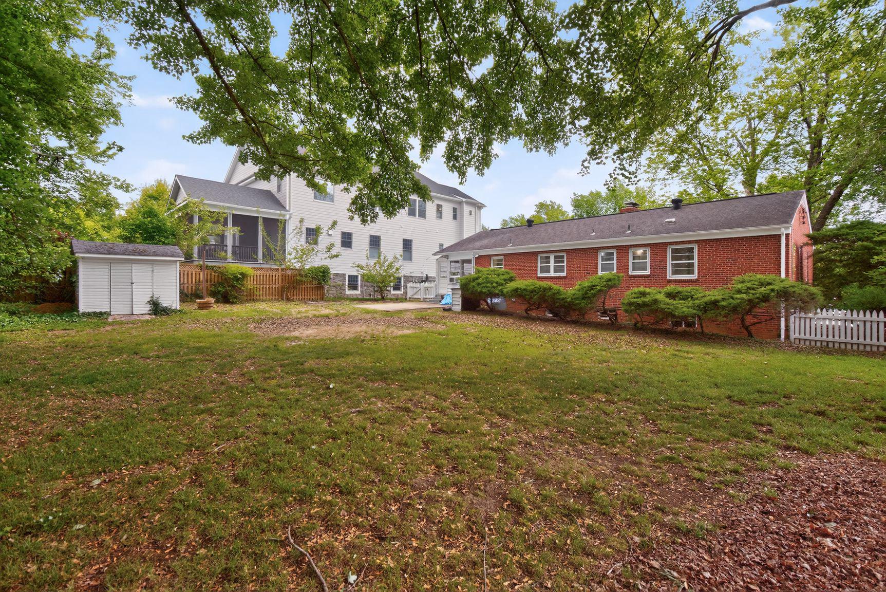 MCLEAN VILLAGE - Residential