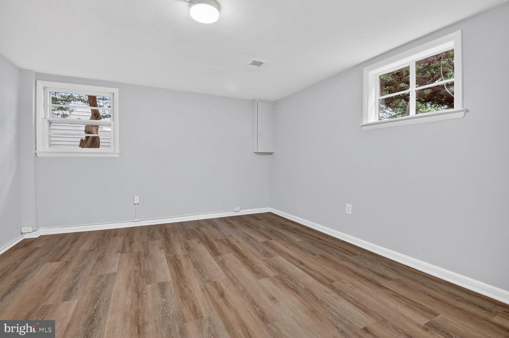 MCLEAN VILLAGE - Residential