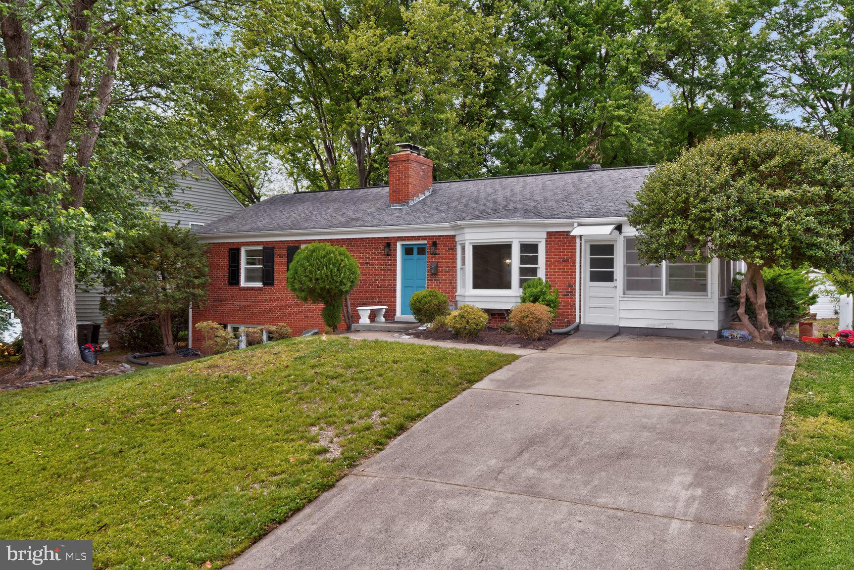 MCLEAN VILLAGE - Residential