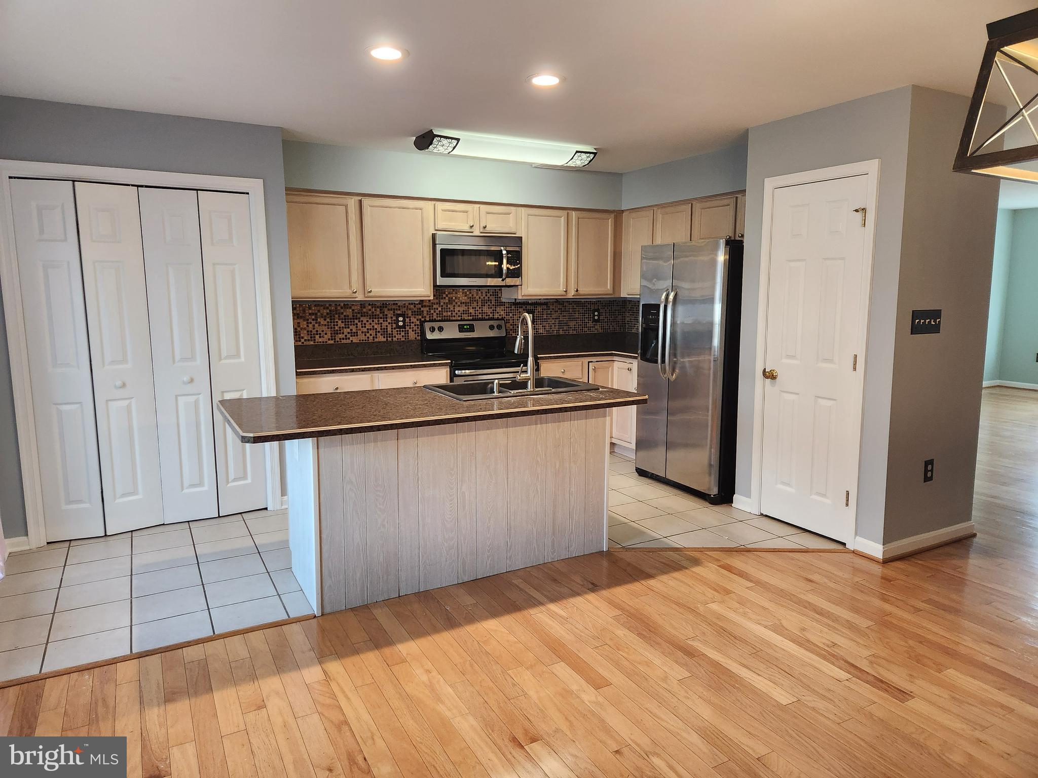 SPRING MILLS - Residential Lease