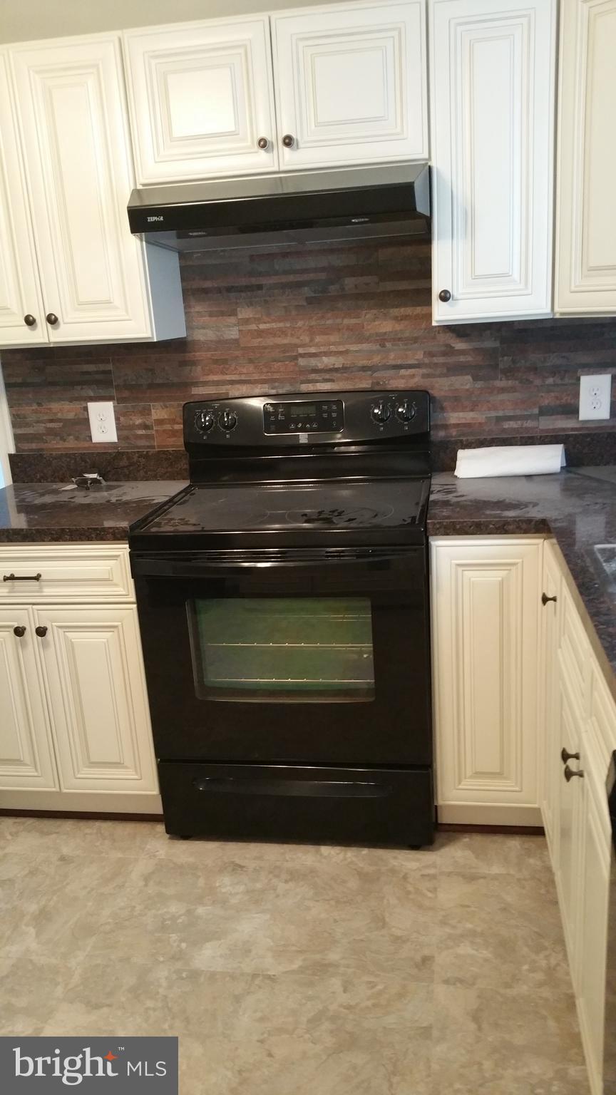 FOREST KNOLLS - Residential Lease