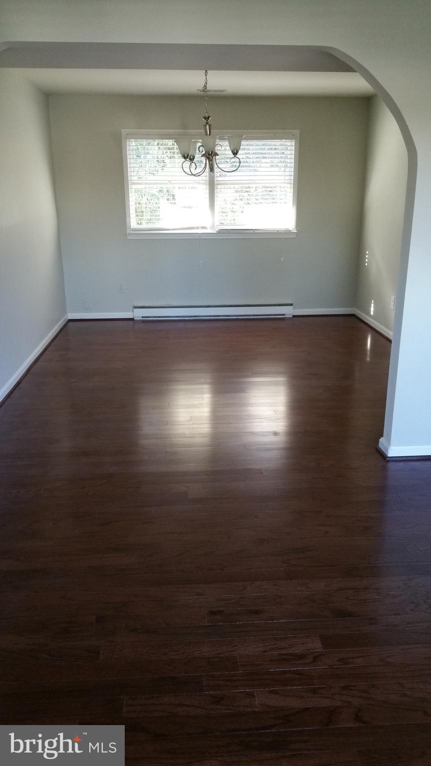 FOREST KNOLLS - Residential Lease