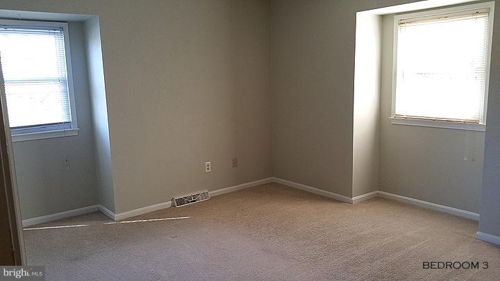 FOREST KNOLLS - Residential Lease