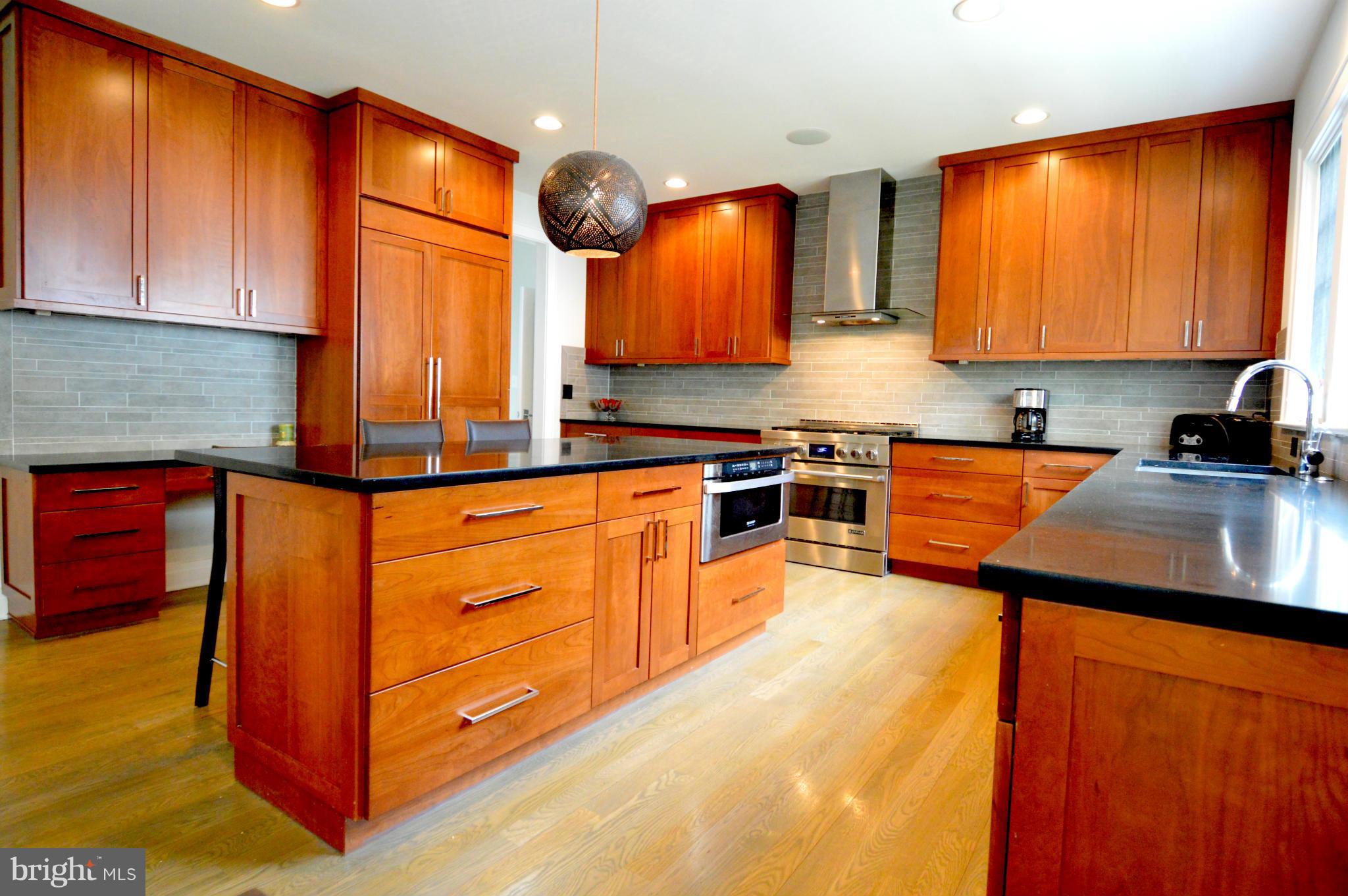 TUCKAHOE VILLAGE - Residential