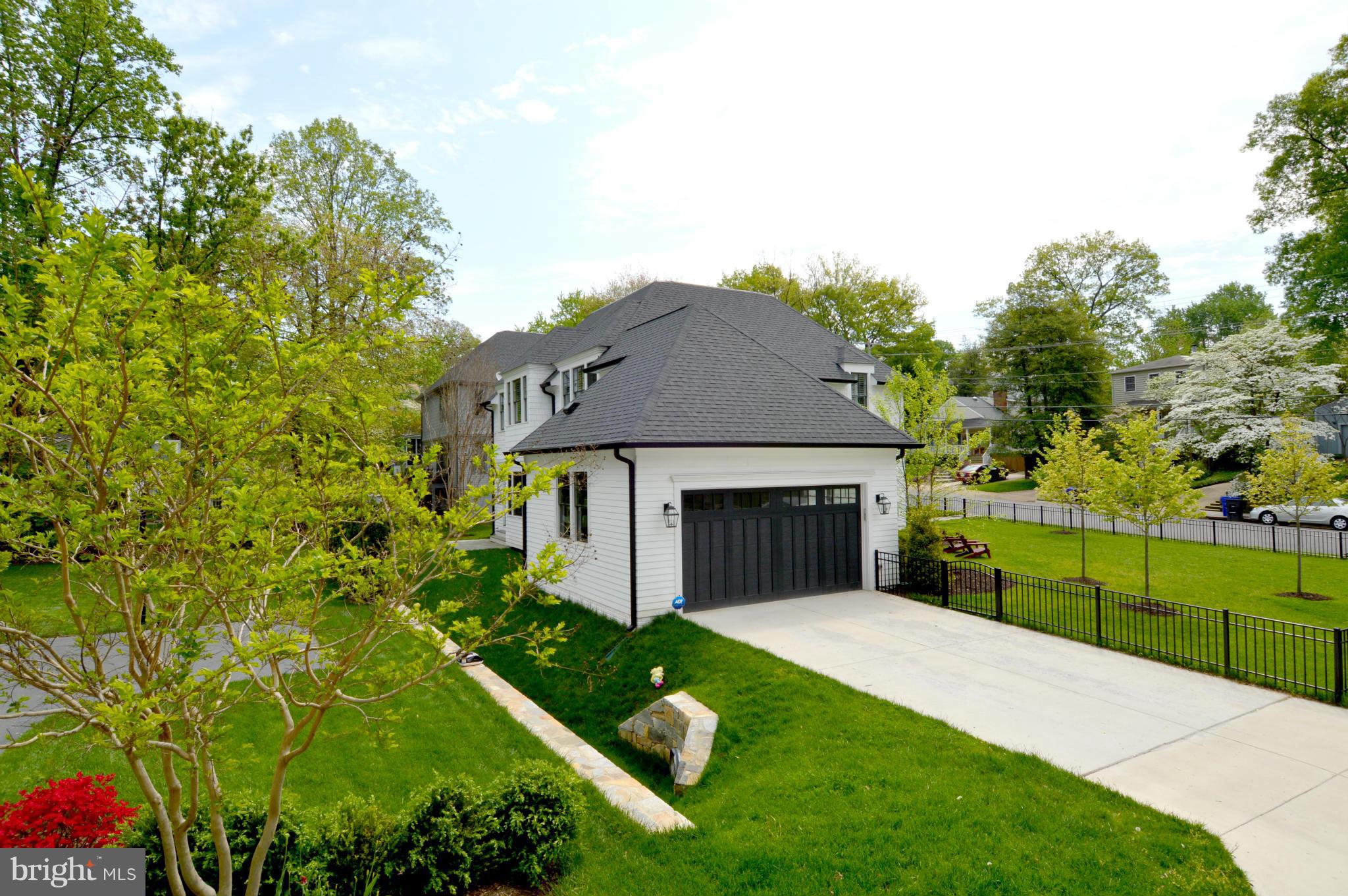 TUCKAHOE VILLAGE - Residential