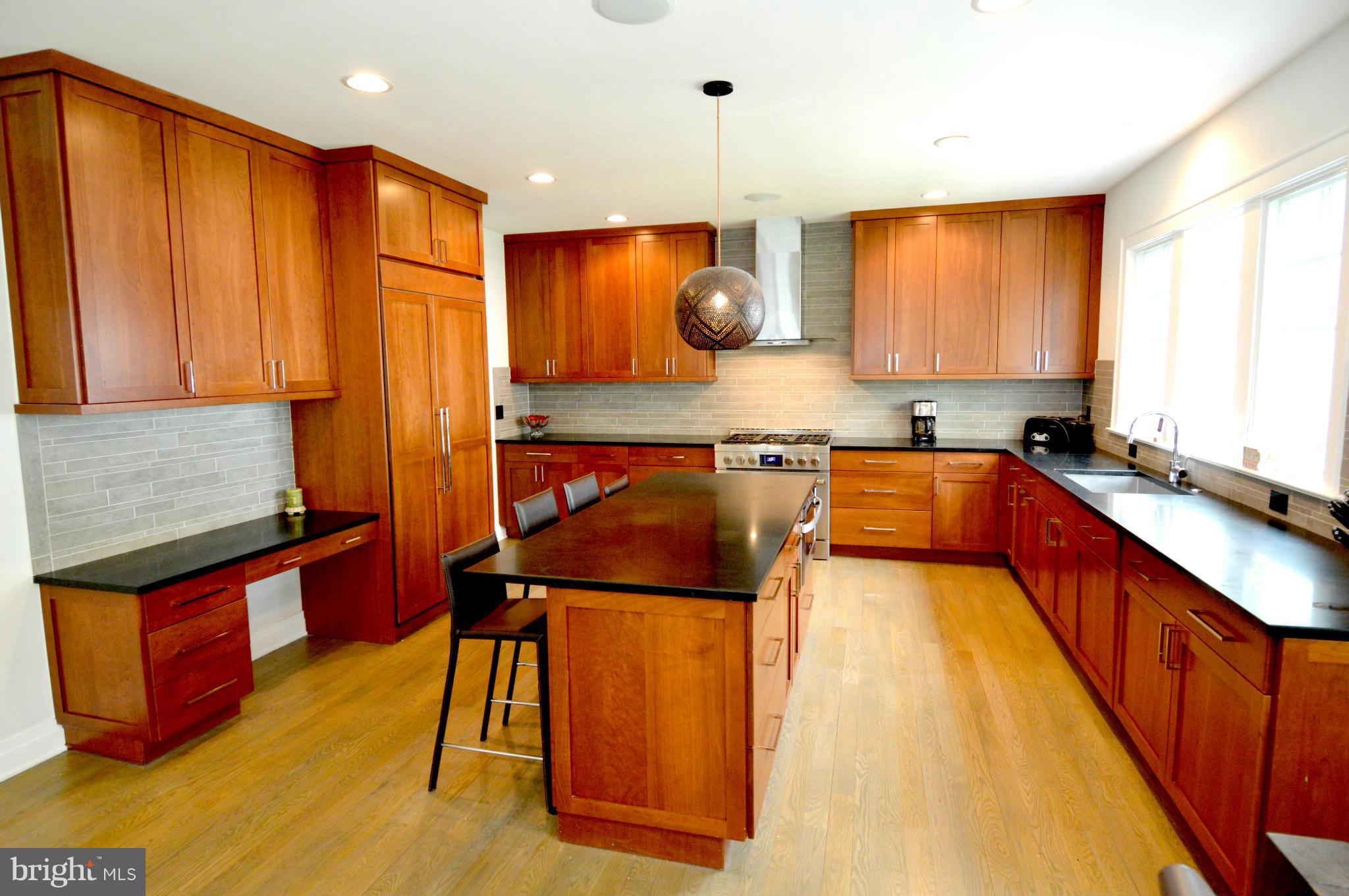 TUCKAHOE VILLAGE - Residential