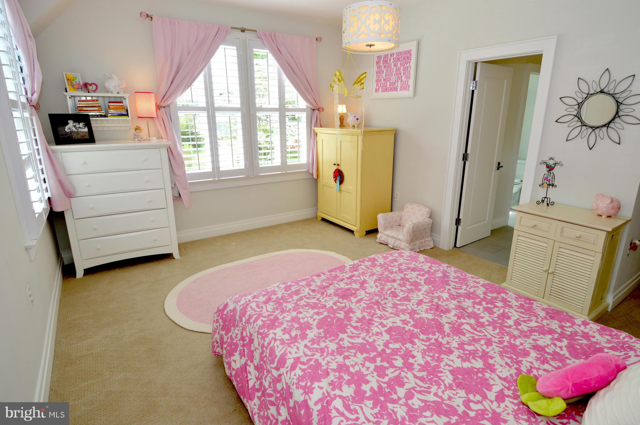 TUCKAHOE VILLAGE - Residential