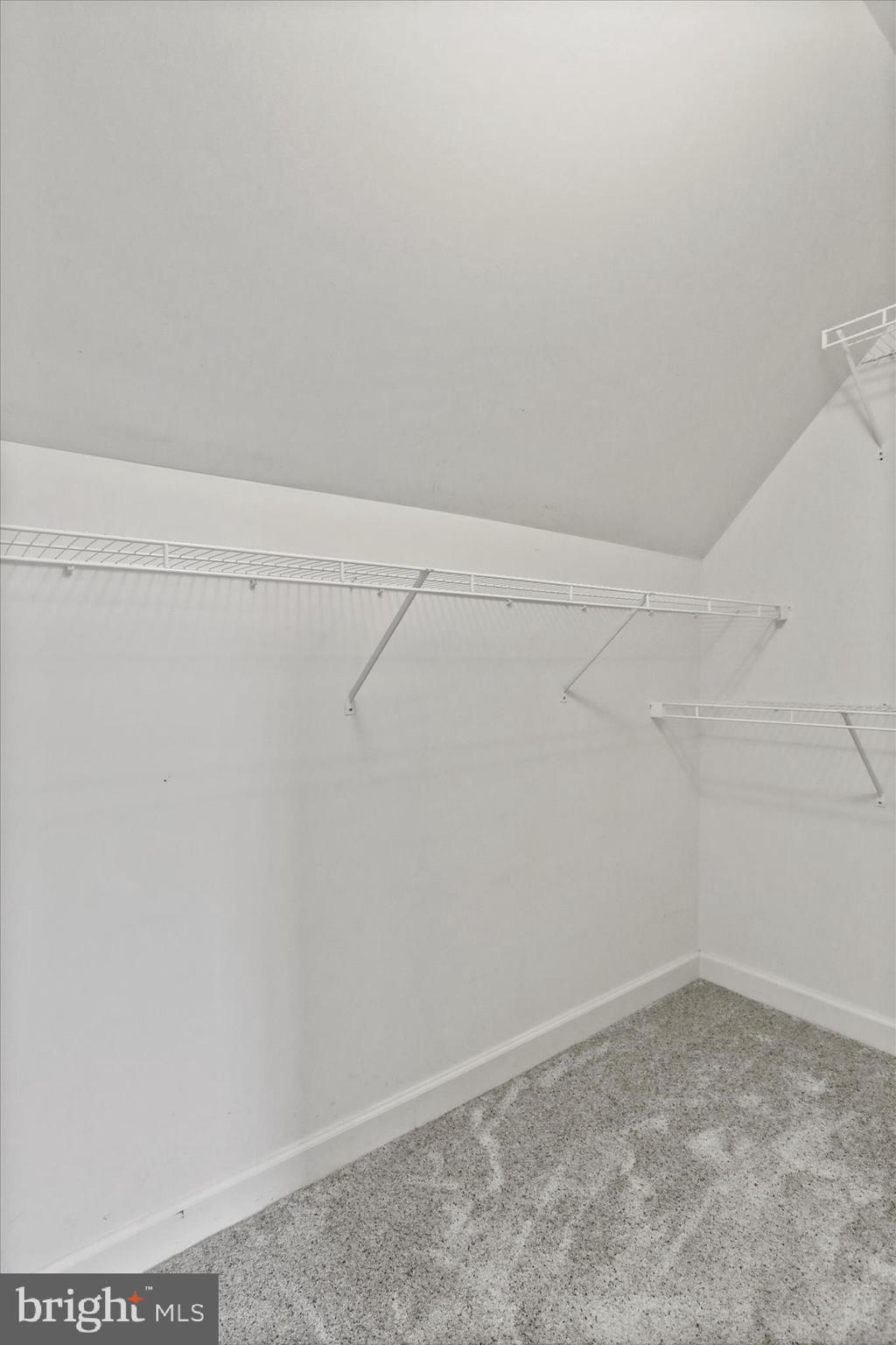 ELMWOOD FARM - Residential