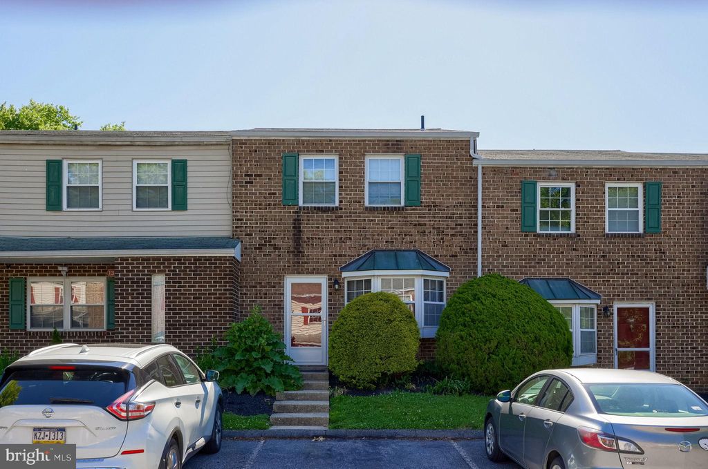 Photo of 1309 Blue Jay Drive, LANCASTER, PA 17601 (MLS # PALA2087774)