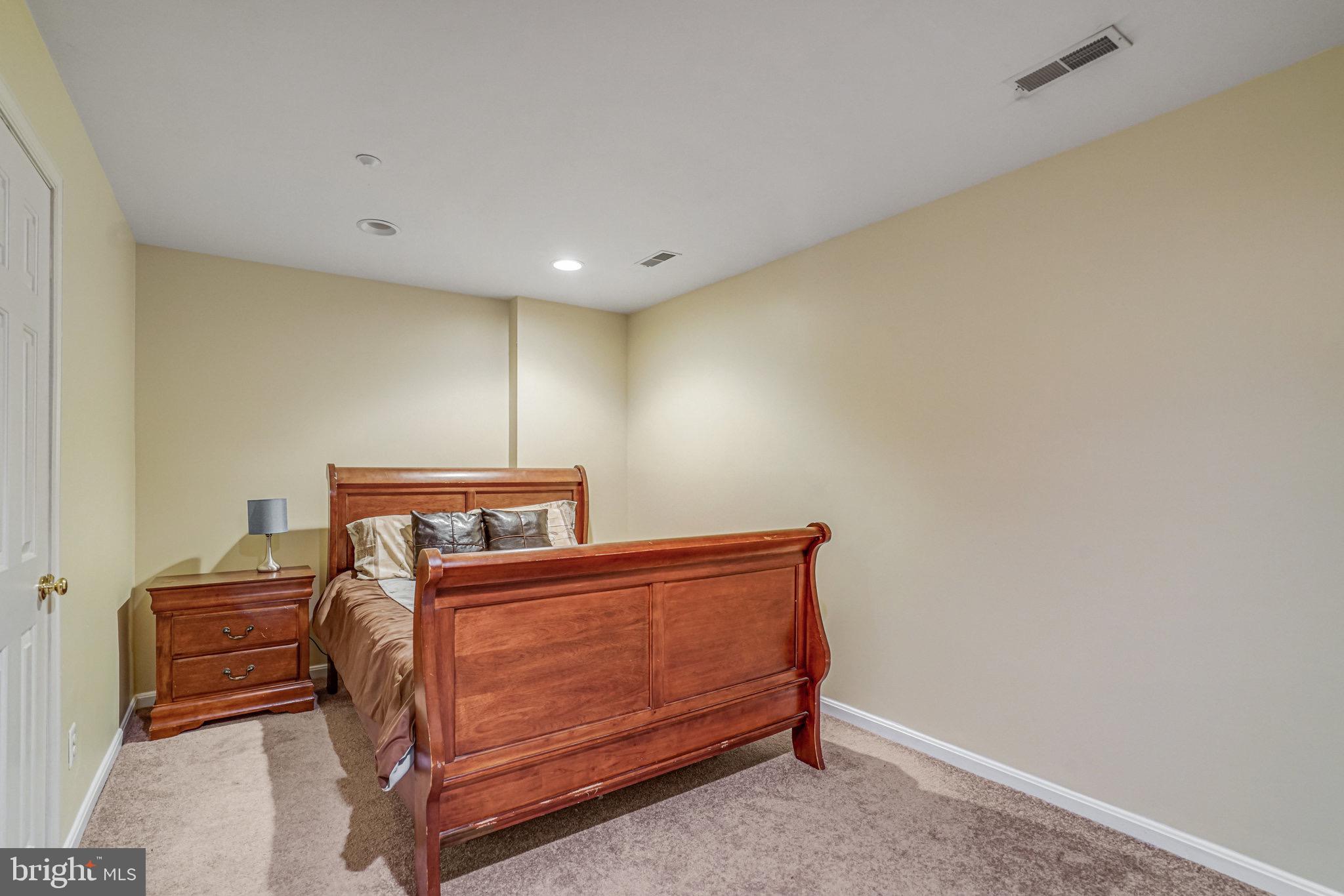 SUMMIT CREEK - Residential