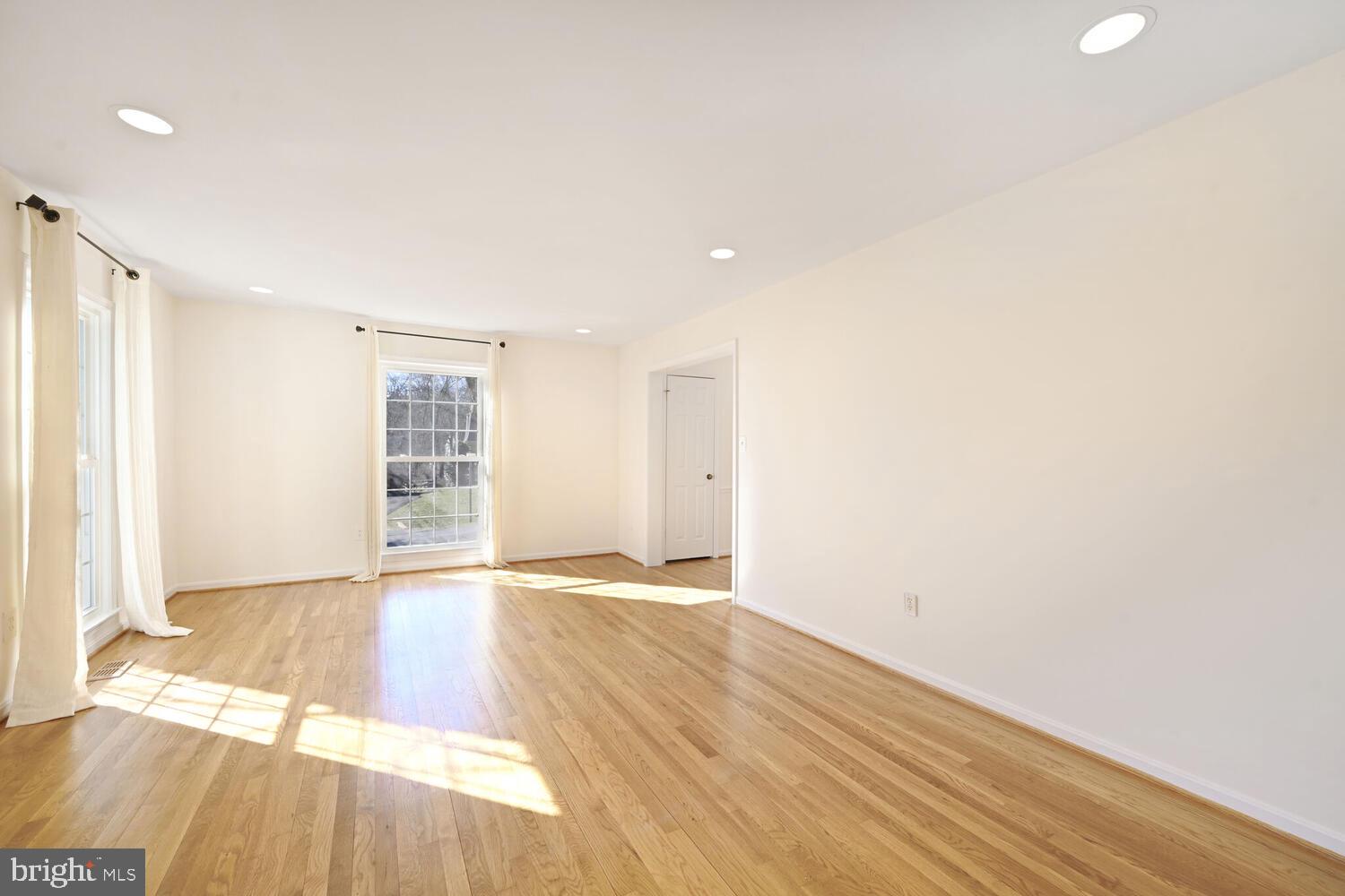 PINE KNOLLS - Residential