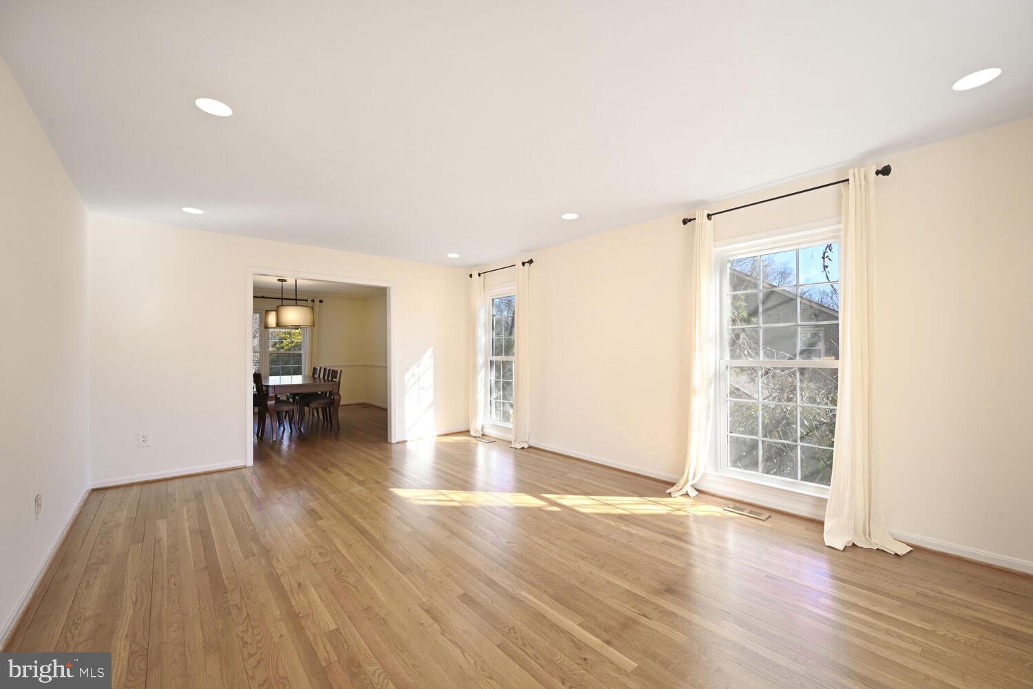 PINE KNOLLS - Residential