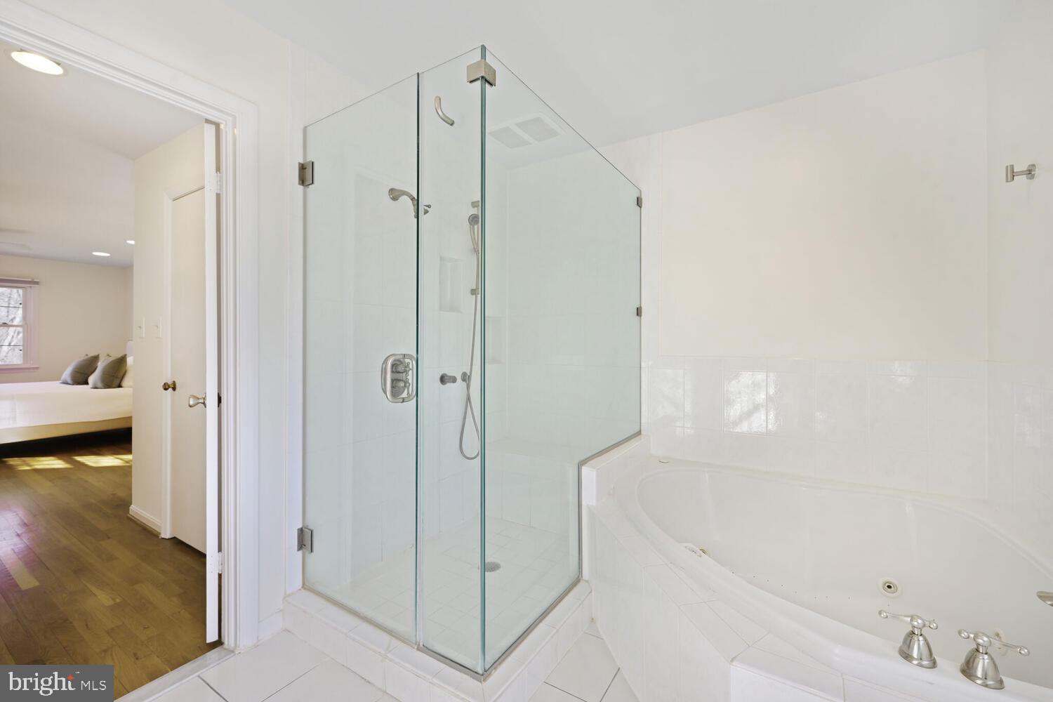 PINE KNOLLS - Residential