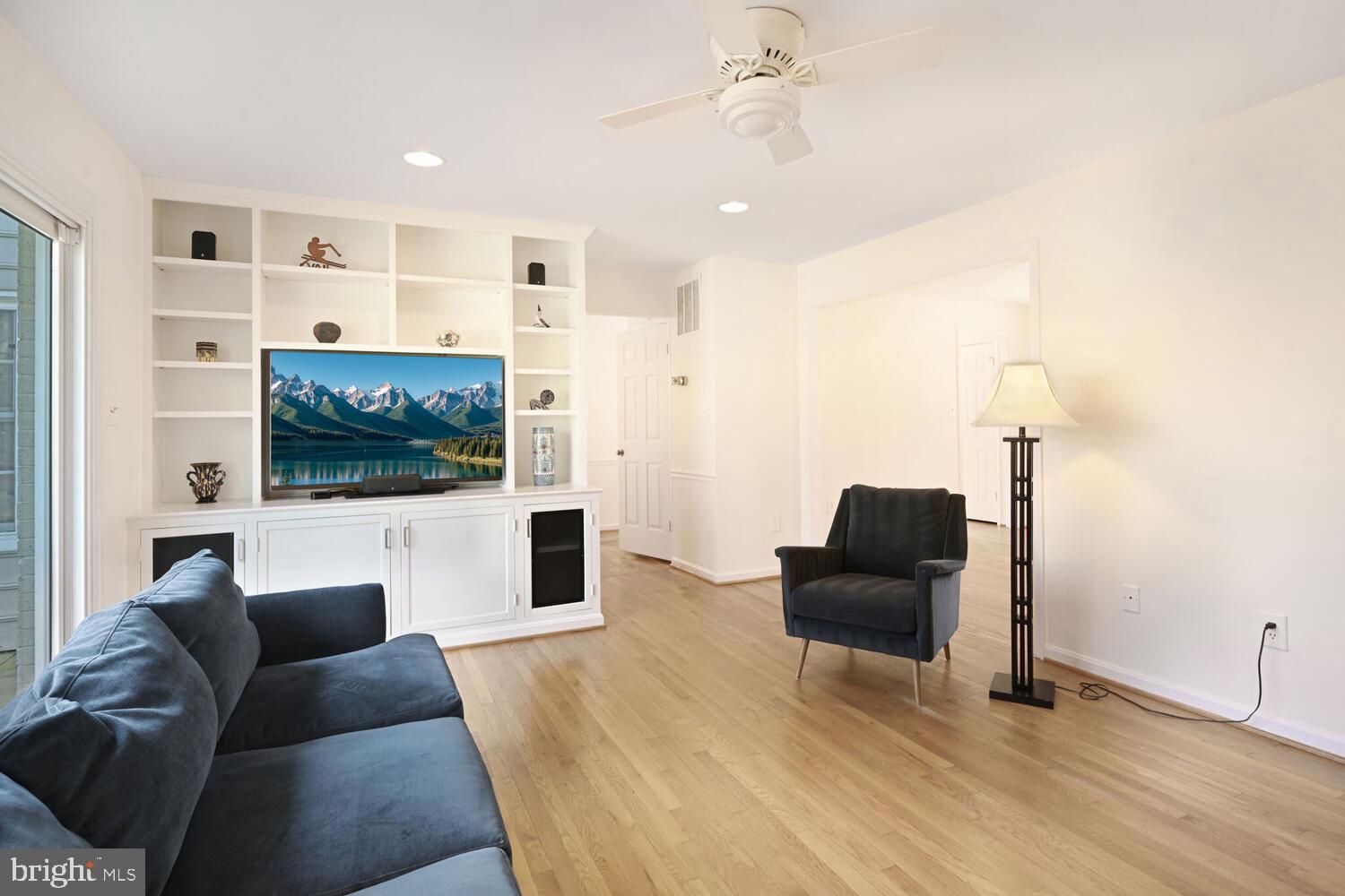 PINE KNOLLS - Residential