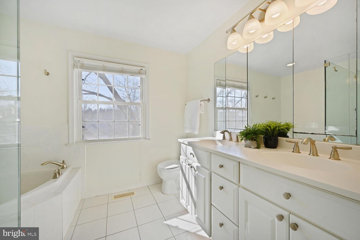 PINE KNOLLS - Residential