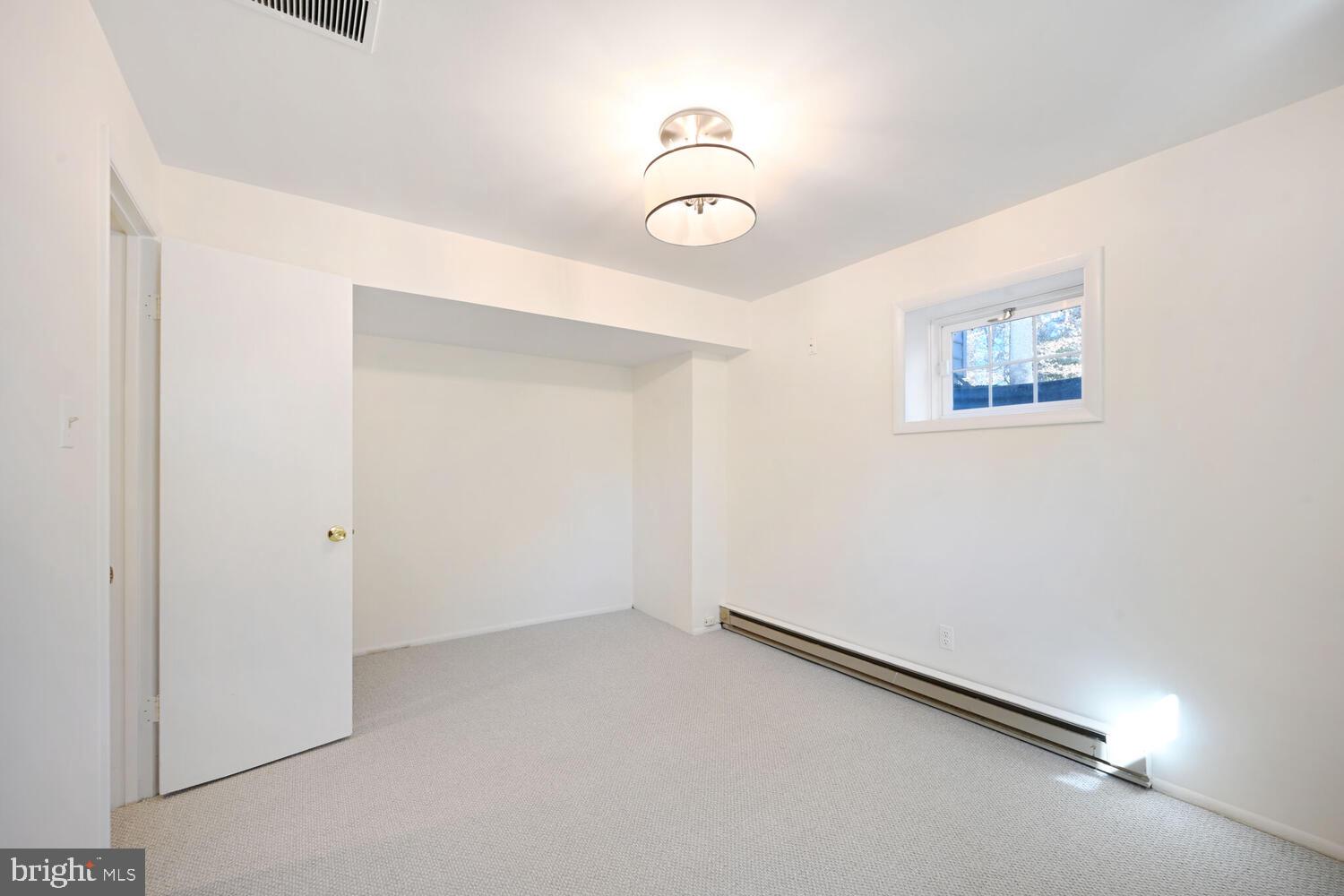 PINE KNOLLS - Residential