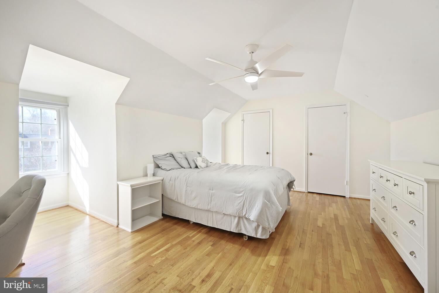 PINE KNOLLS - Residential