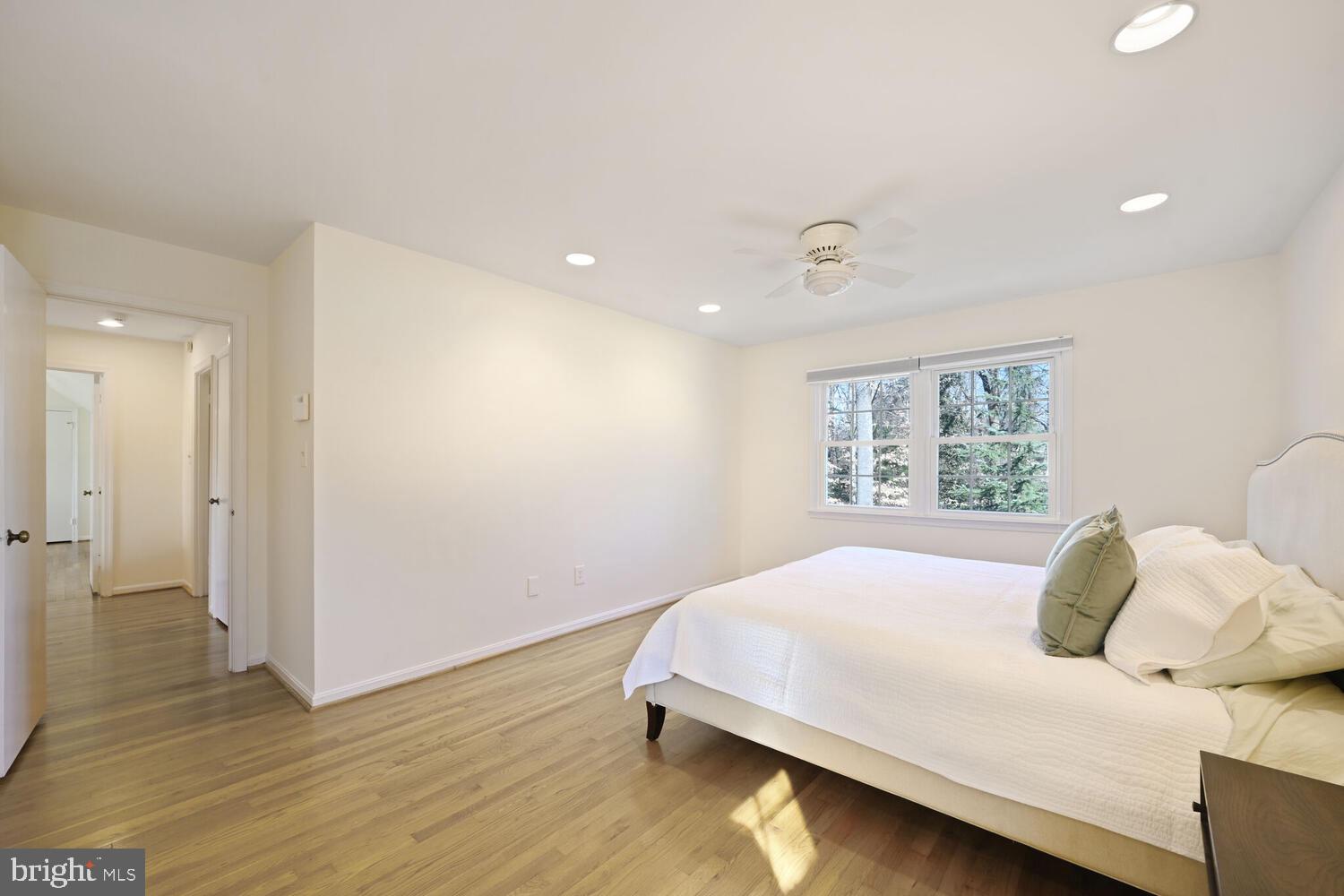 PINE KNOLLS - Residential