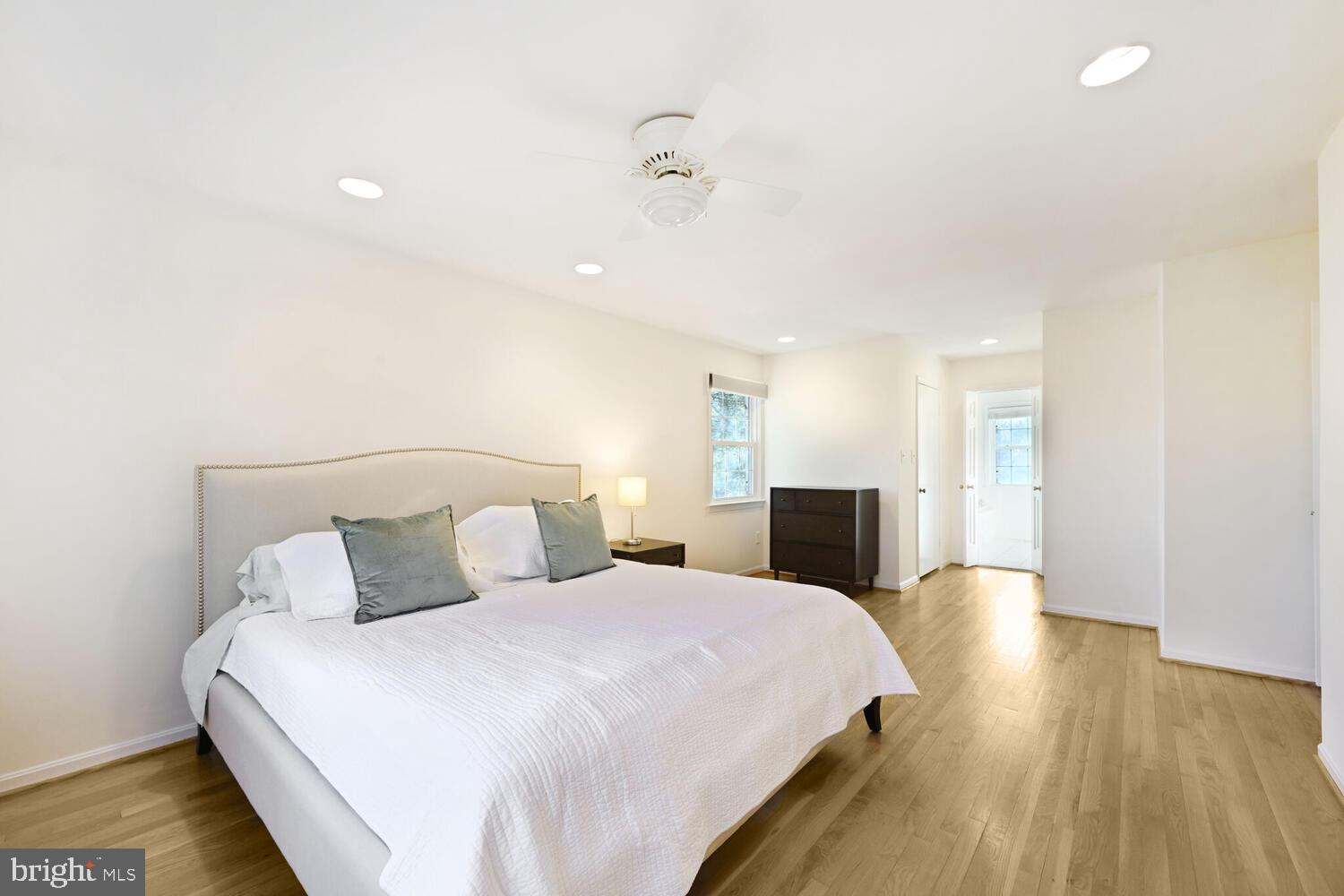 PINE KNOLLS - Residential