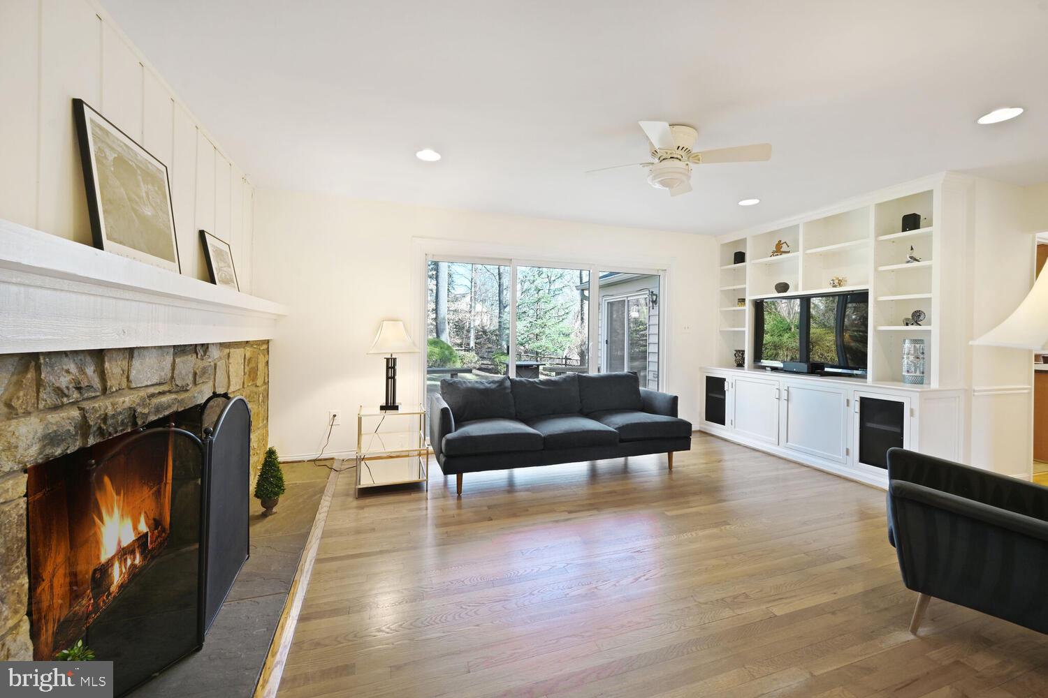 PINE KNOLLS - Residential