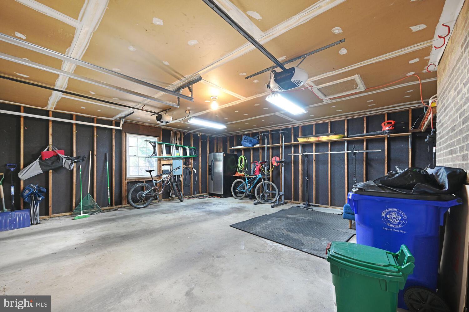 PINE KNOLLS - Residential