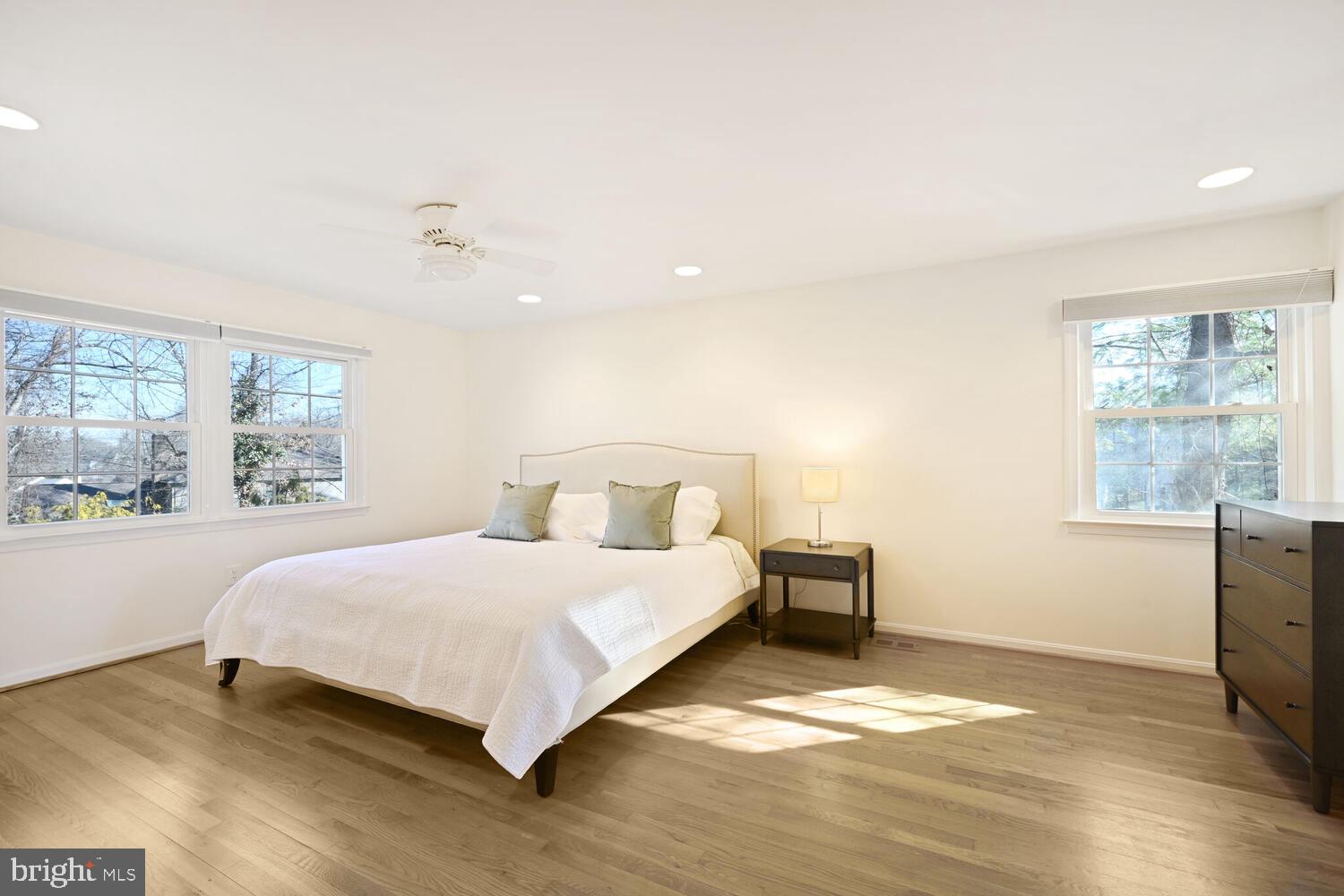 PINE KNOLLS - Residential